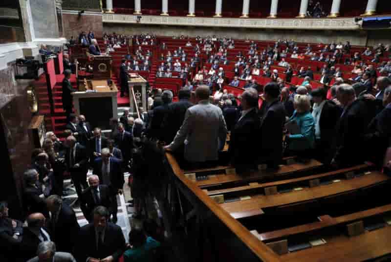 Vers la disparition du mot "race" de la constitution francaise