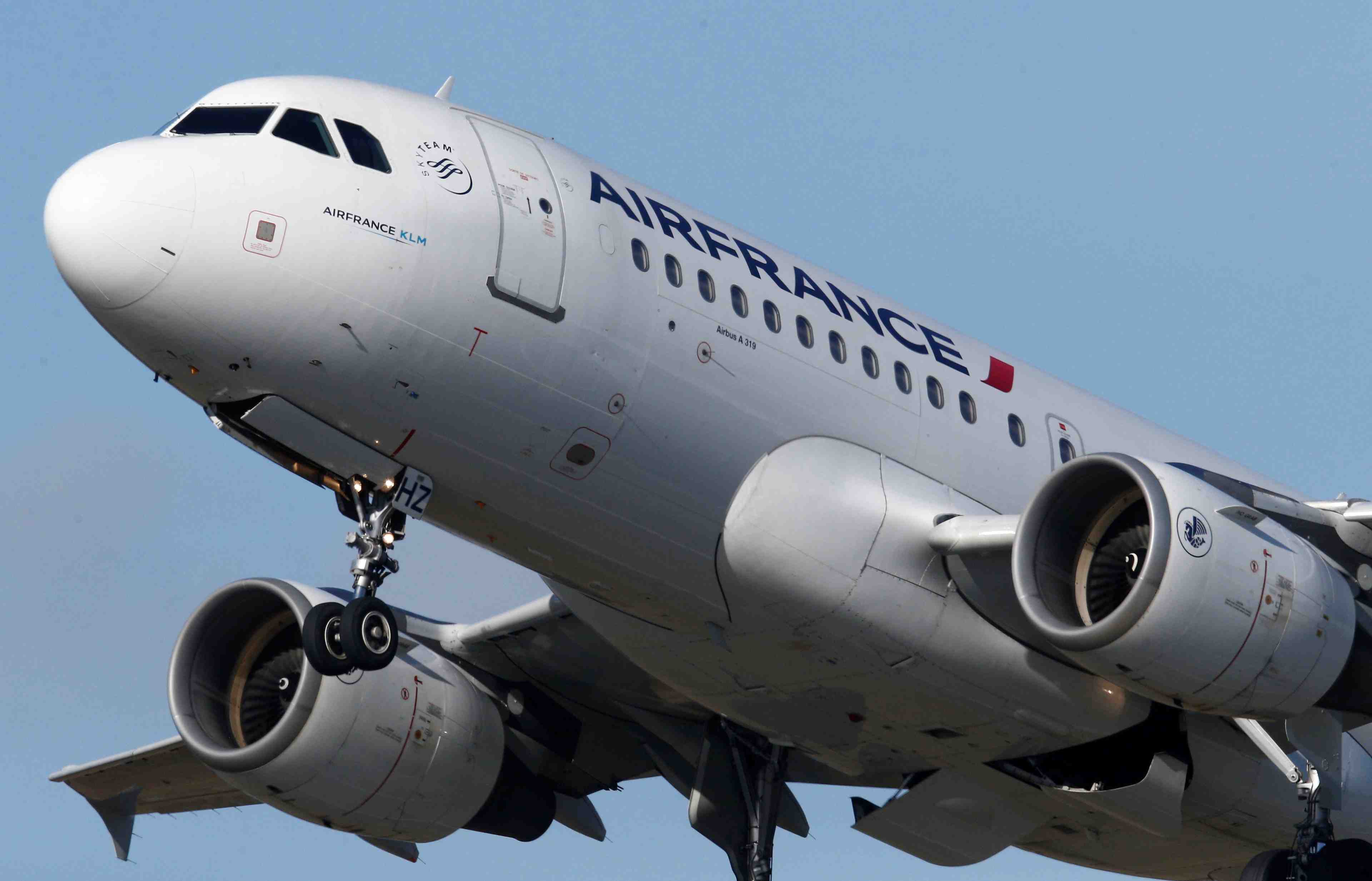 Af-klm: tensions avec paris apres l'entree d'amsterdam au capital