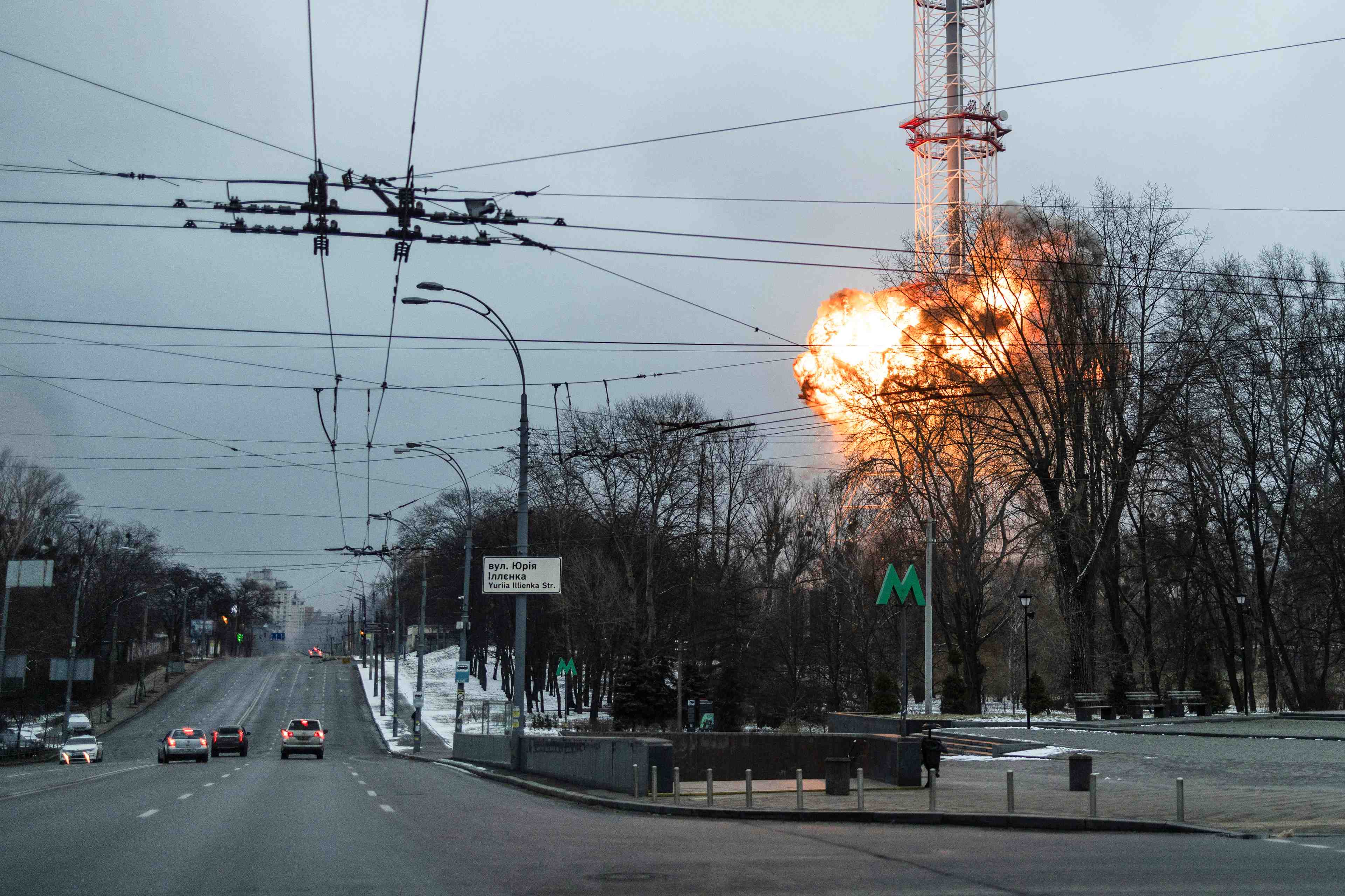 Ukraine: cinq morts dans l'attaque d'une tour de television a kiev