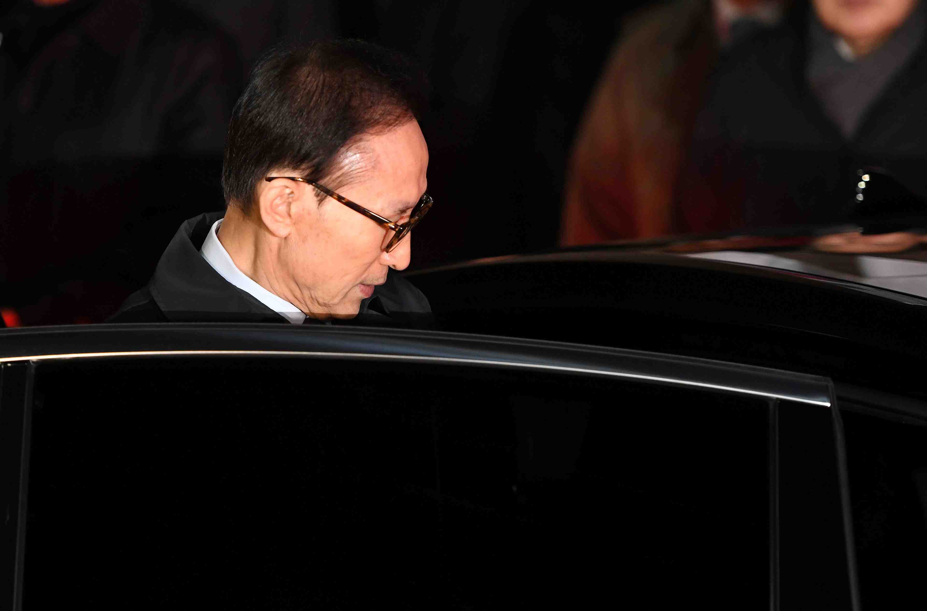 Arrestation de l'ancien president sud-coreen lee myung-bak