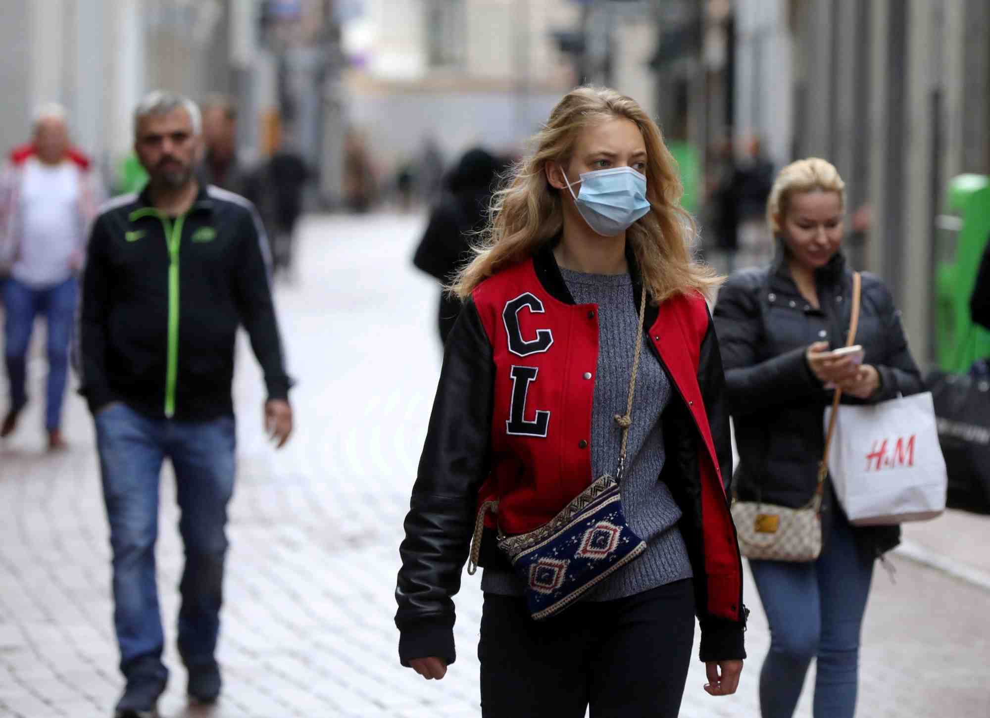 Aux pays-bas, des experts recommandent un confinement partiel face au covid-19