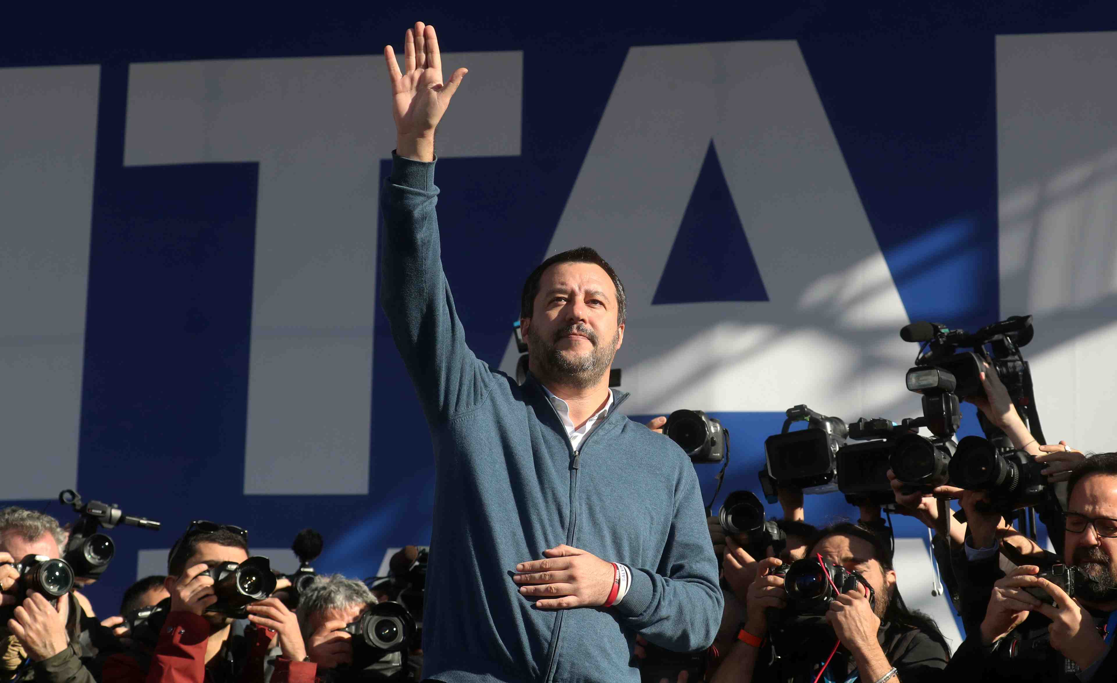 Pousse par les sondages, salvini reunit ses partisans a rome