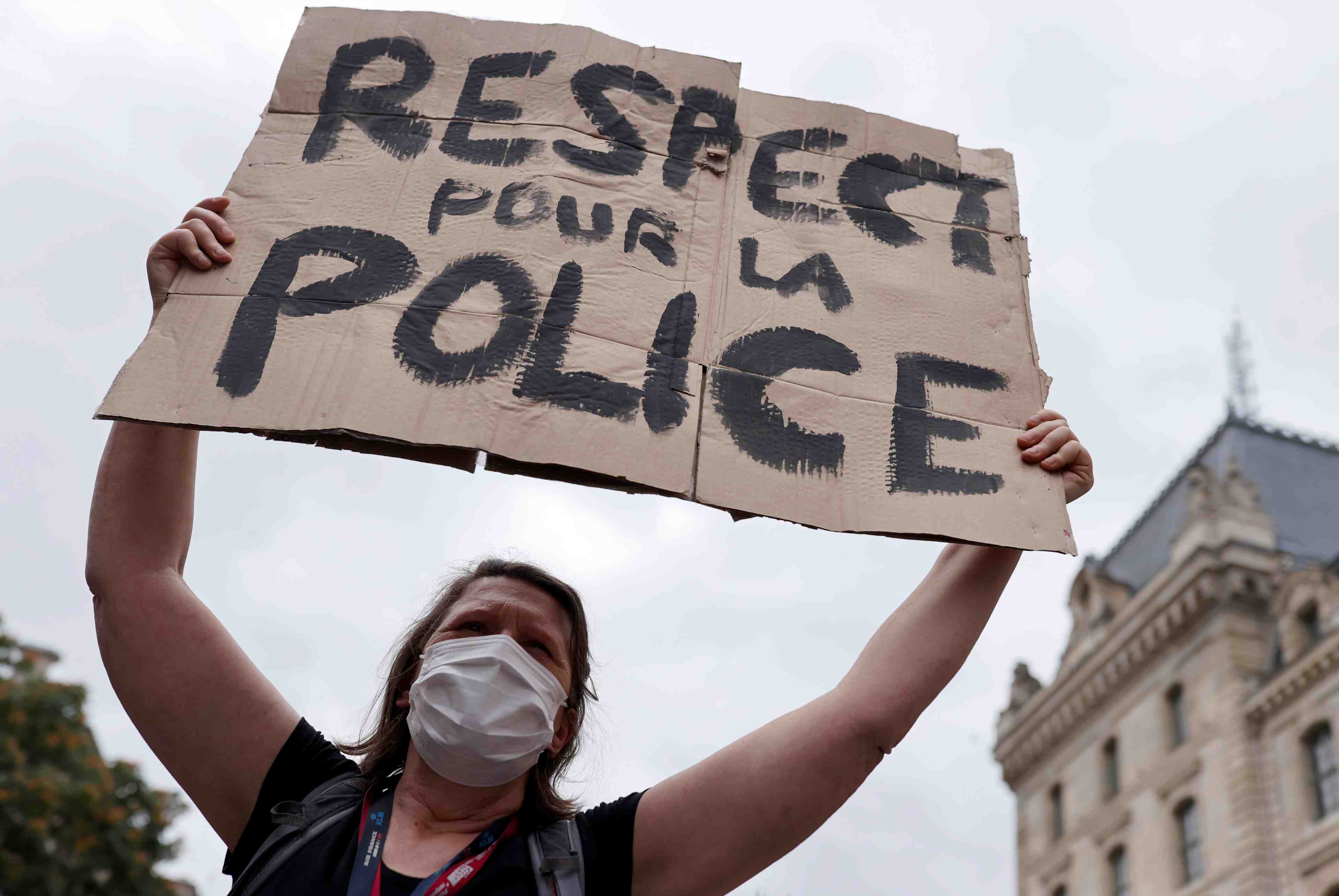 Des epouses de policiers interpellent le gouvernement
