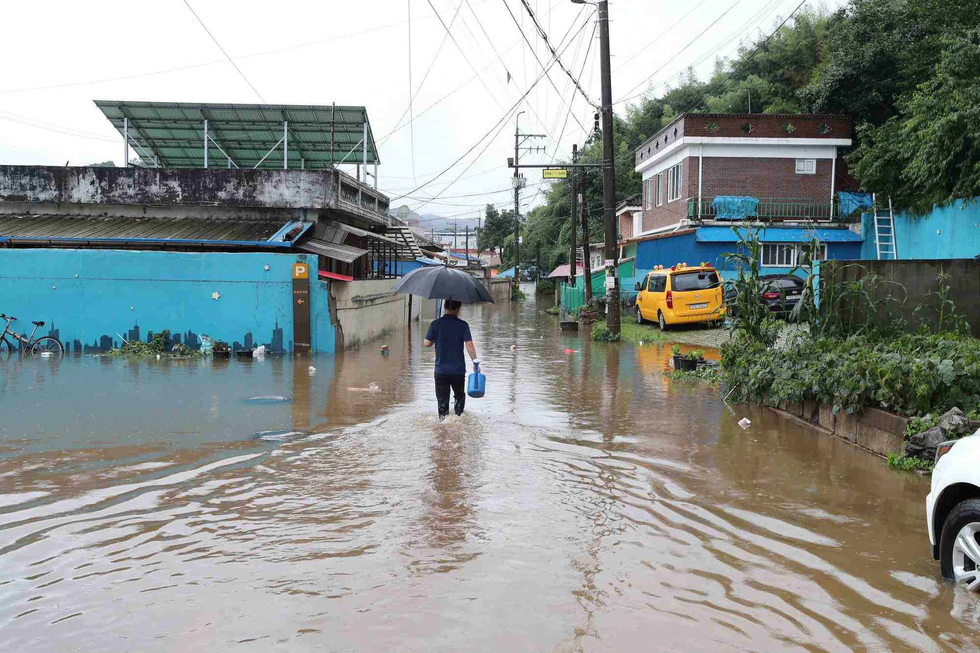 Au moins 22 personnes sont décédées et 14 autres sont portées disparues après  des pluies torrentielles