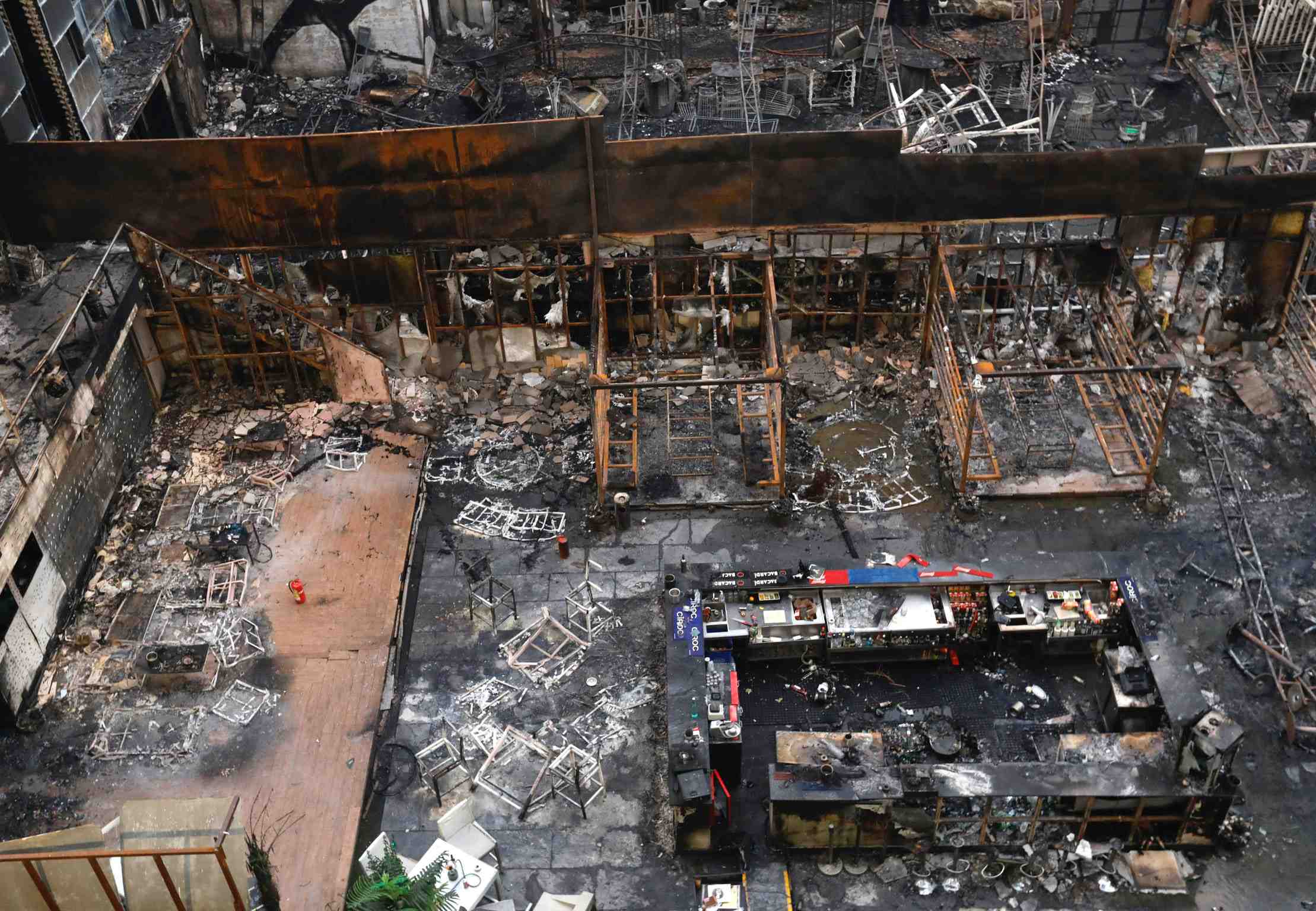 Au moins douze morts dans l'incendie d'un immeuble a bombay