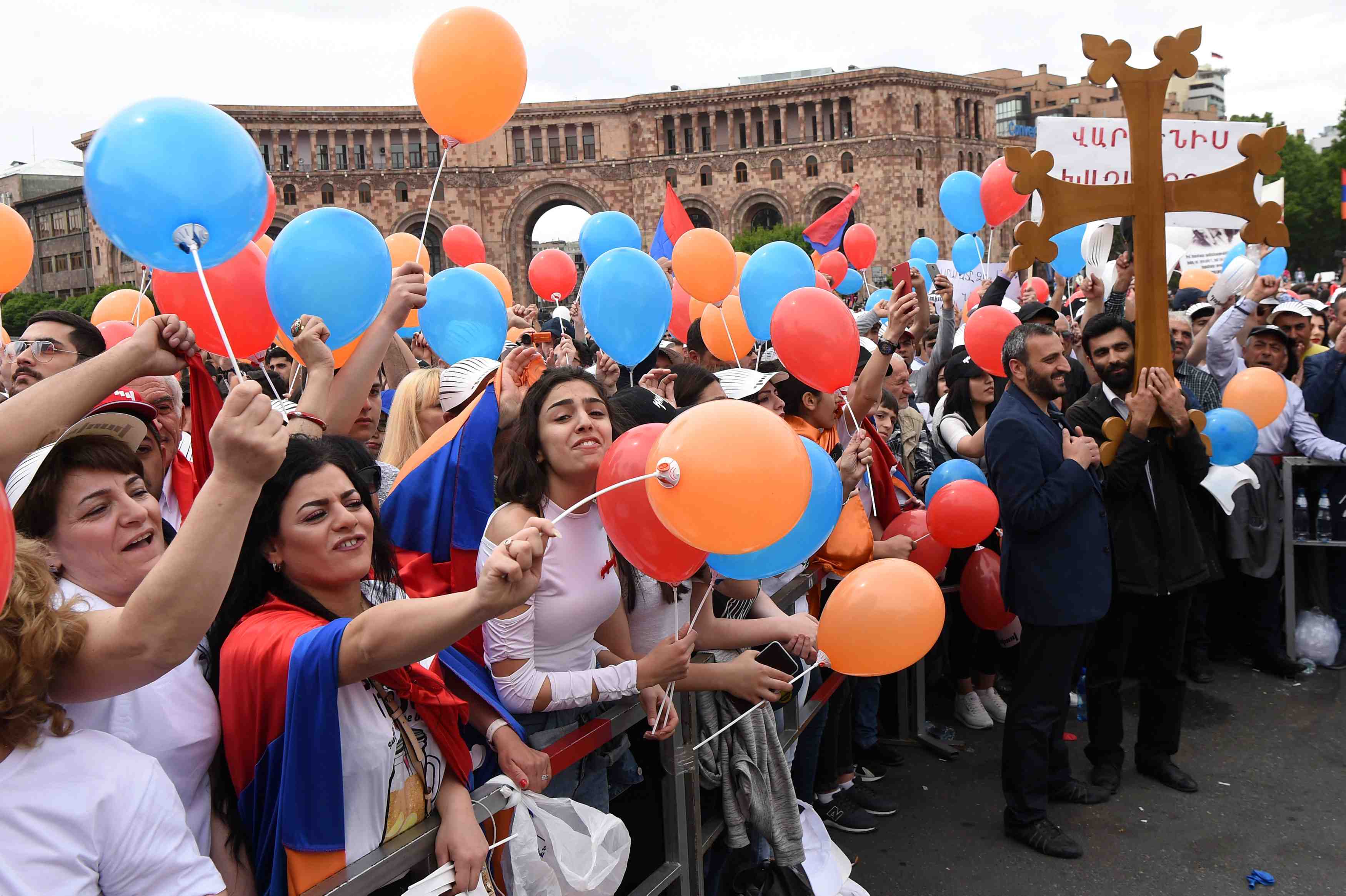 L'opposition armenienne se prepare a feter la "revolution"