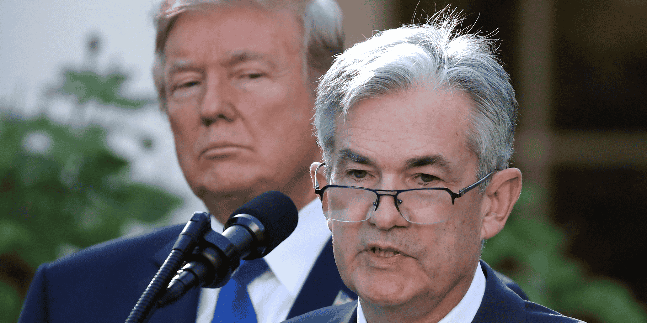 Trump n'est "meme pas un peu" satisfait de powell (fed)