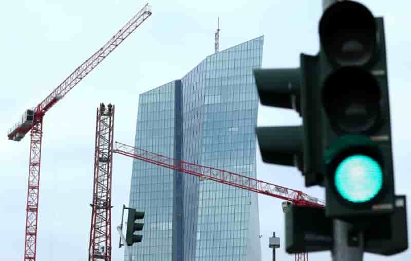 La bce assouplit encore ses regles de supervision bancaire