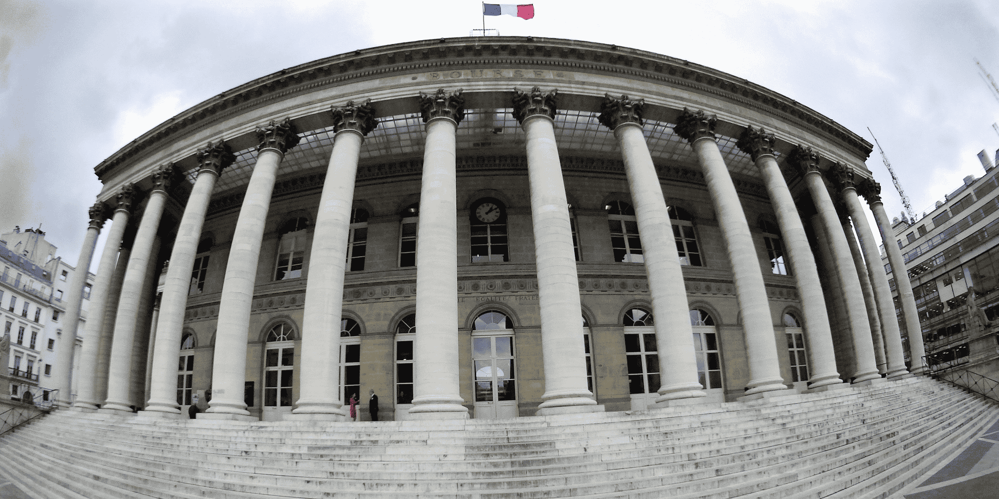 À Paris, l'indice CAC 40 perd 0,5% à 5.055,95 points vers 08h10 GMT.