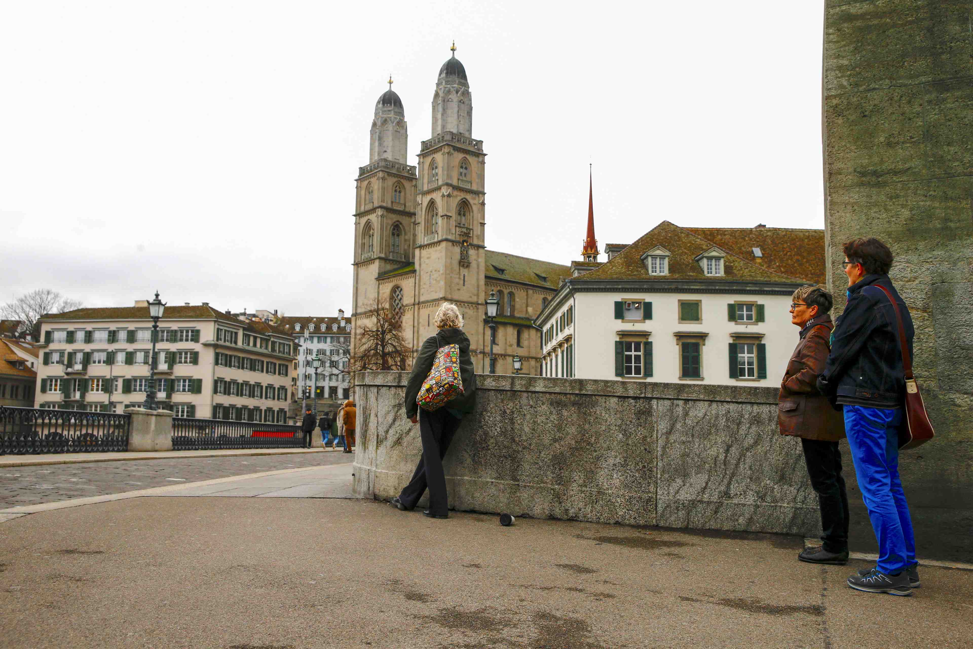 La suisse rend hommage aux morts du covid-19
