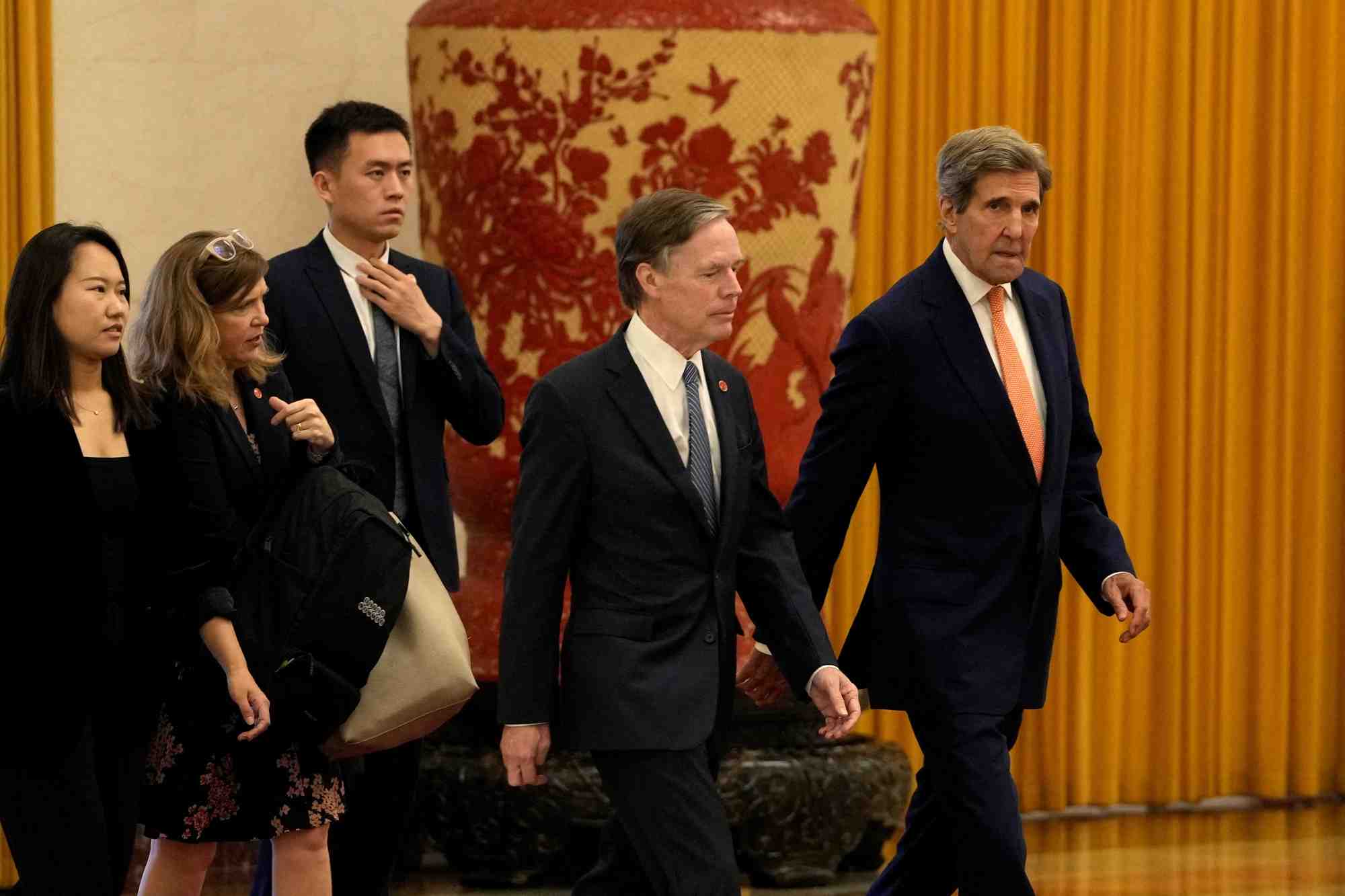L'envoye americain pour le climat john kerry a pekin, en chine