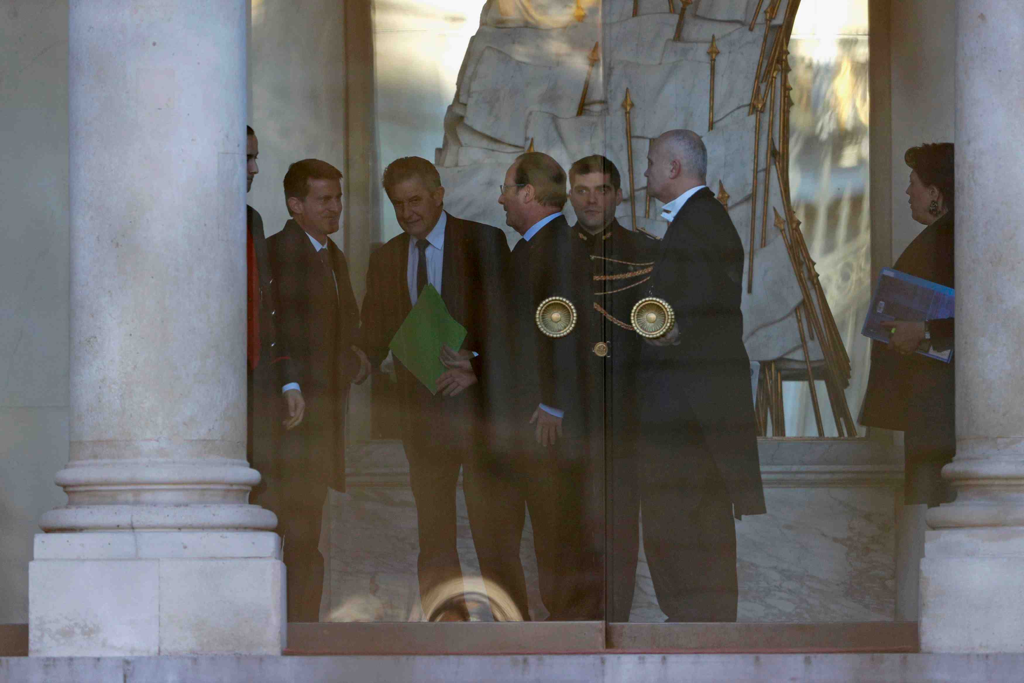 Dejeuner cordial entre hollande et valls