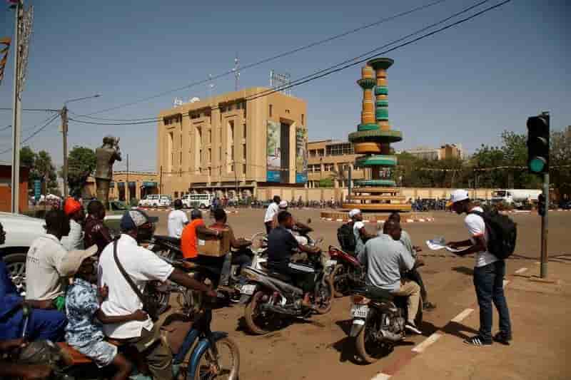 L'armee francaise visee par une grenade au burkina faso