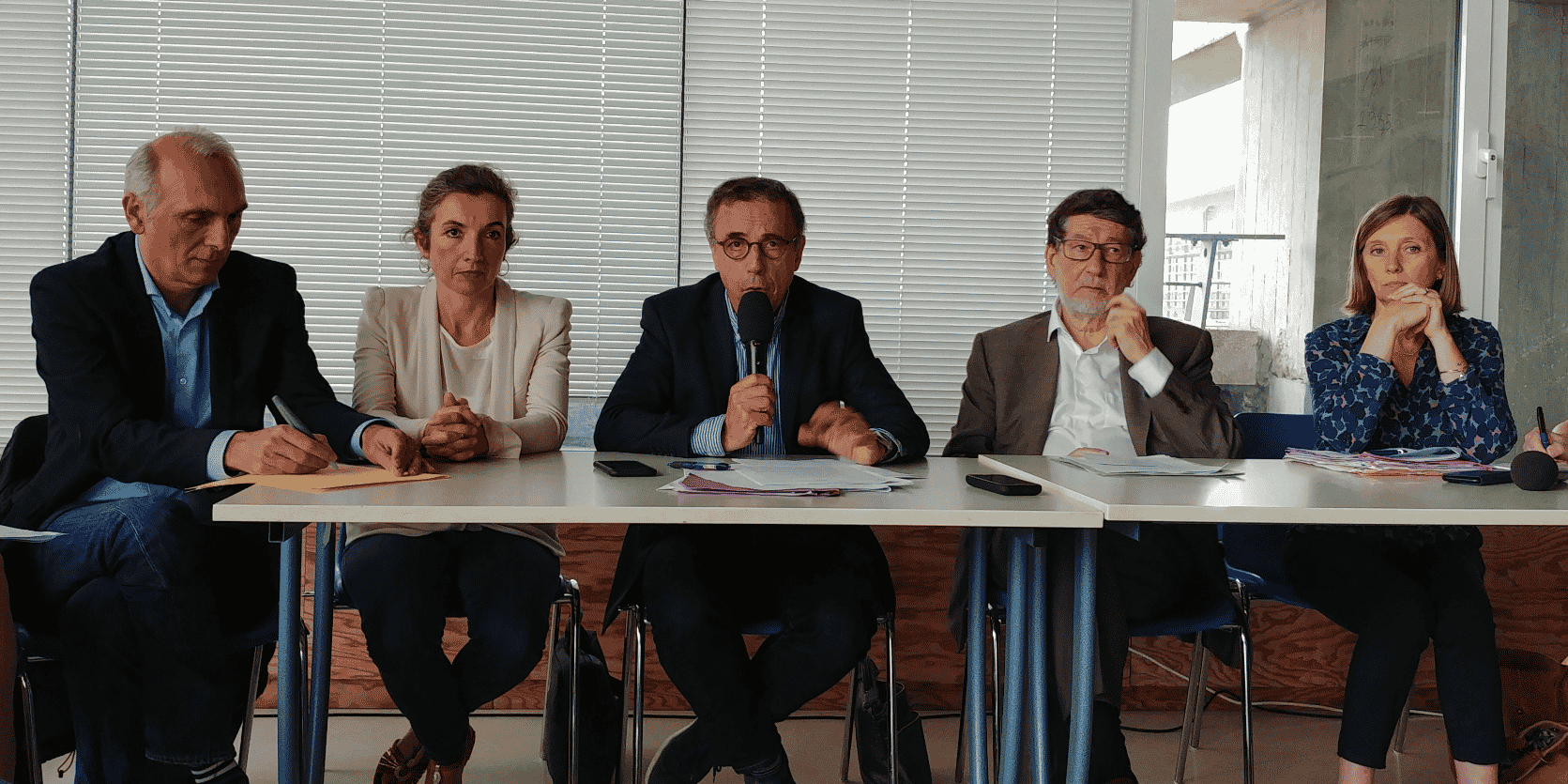 Stéphane Delpeyrat, maire de Saint-Médard-en-Jalles, Claudine Bichet, 1ere adjointe au maire de Bordeaux, Pierre Hurmic, maire de Bordeaux, Alain Anziani, maire de Mérignac et Christine Bost, maire d'Eysines.