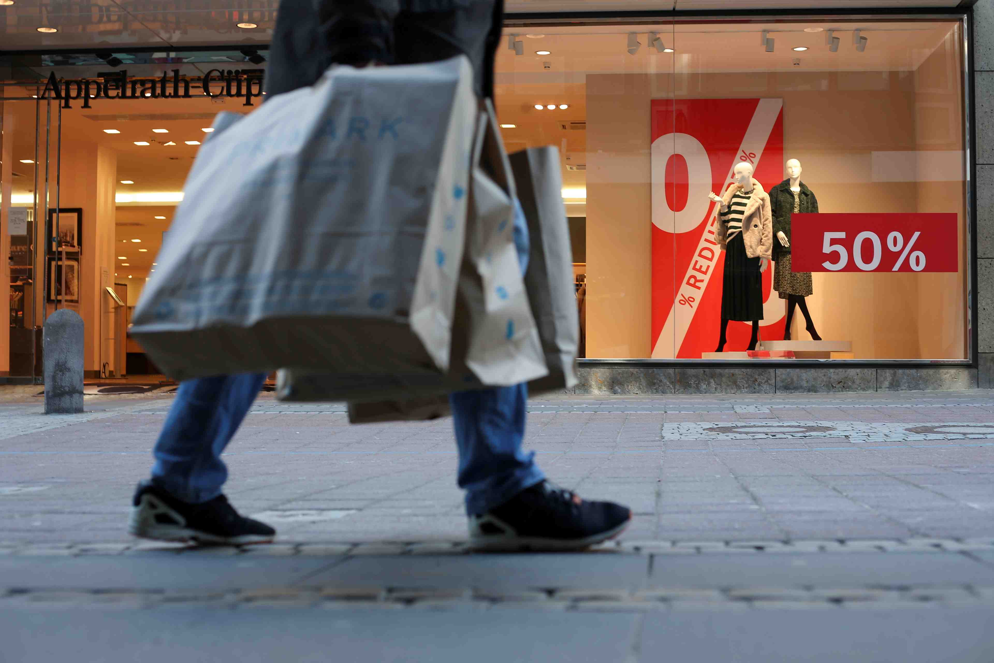 Allemagne: l'inflation ralentit mais reste a plus de 2%