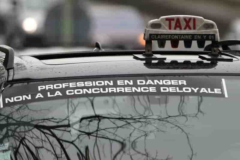 La colere des chauffeurs de taxi contre uberpop ne faiblit pas