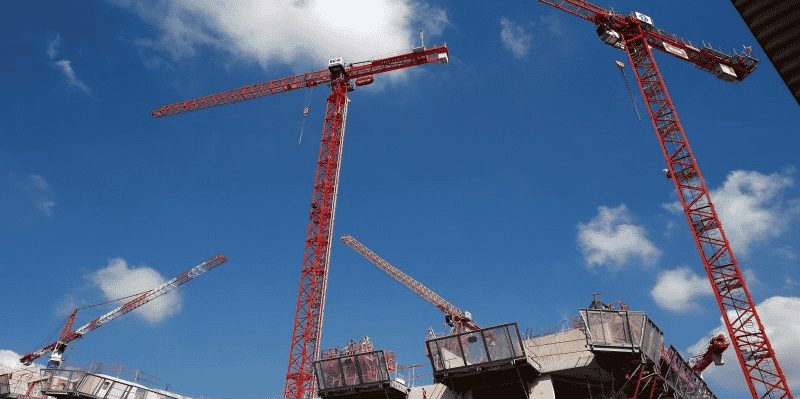 Mises en chantier de logements et permis de construire poursuivent leur baisse
