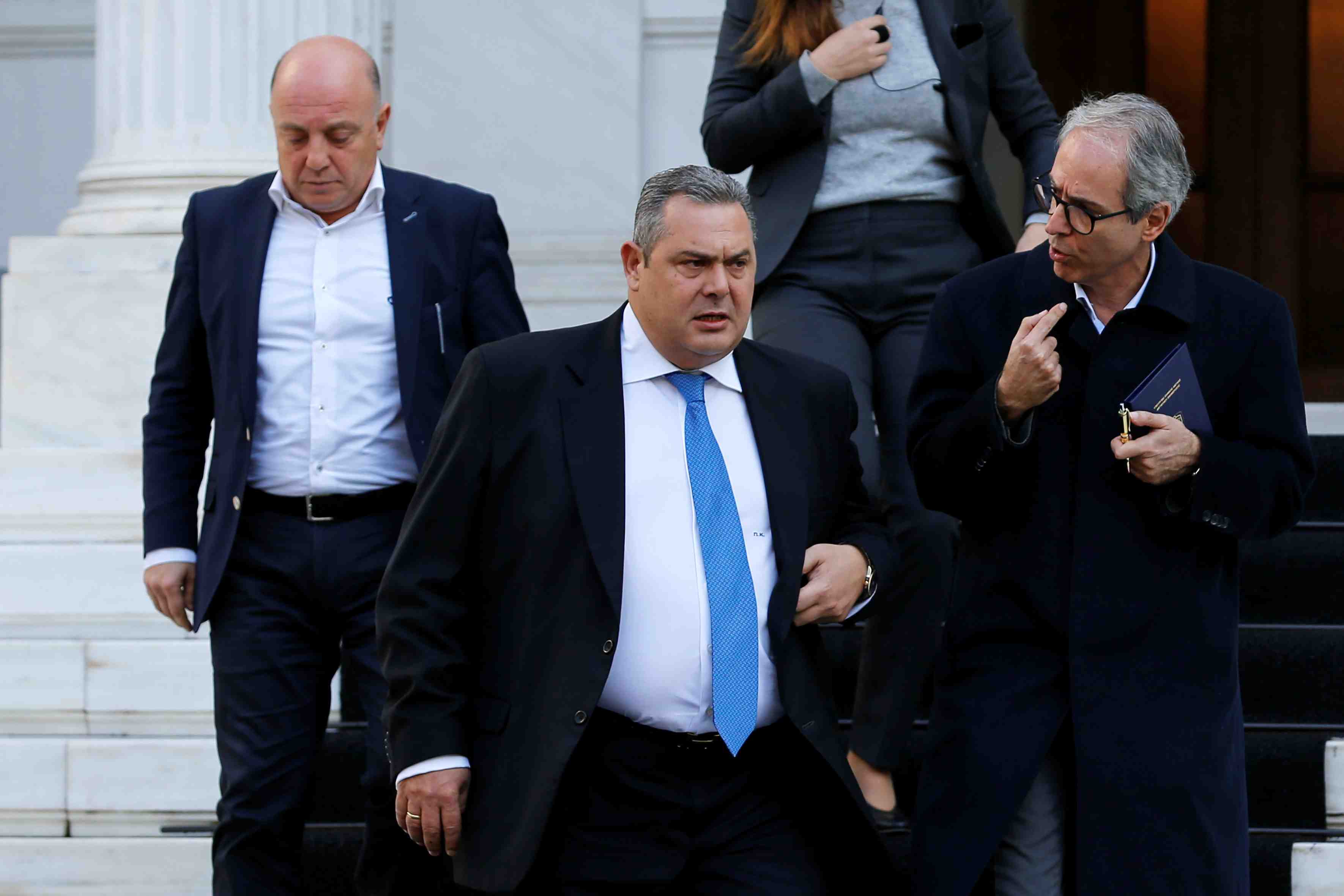 Demission du ministre grec de la defense a propos de la macedoine