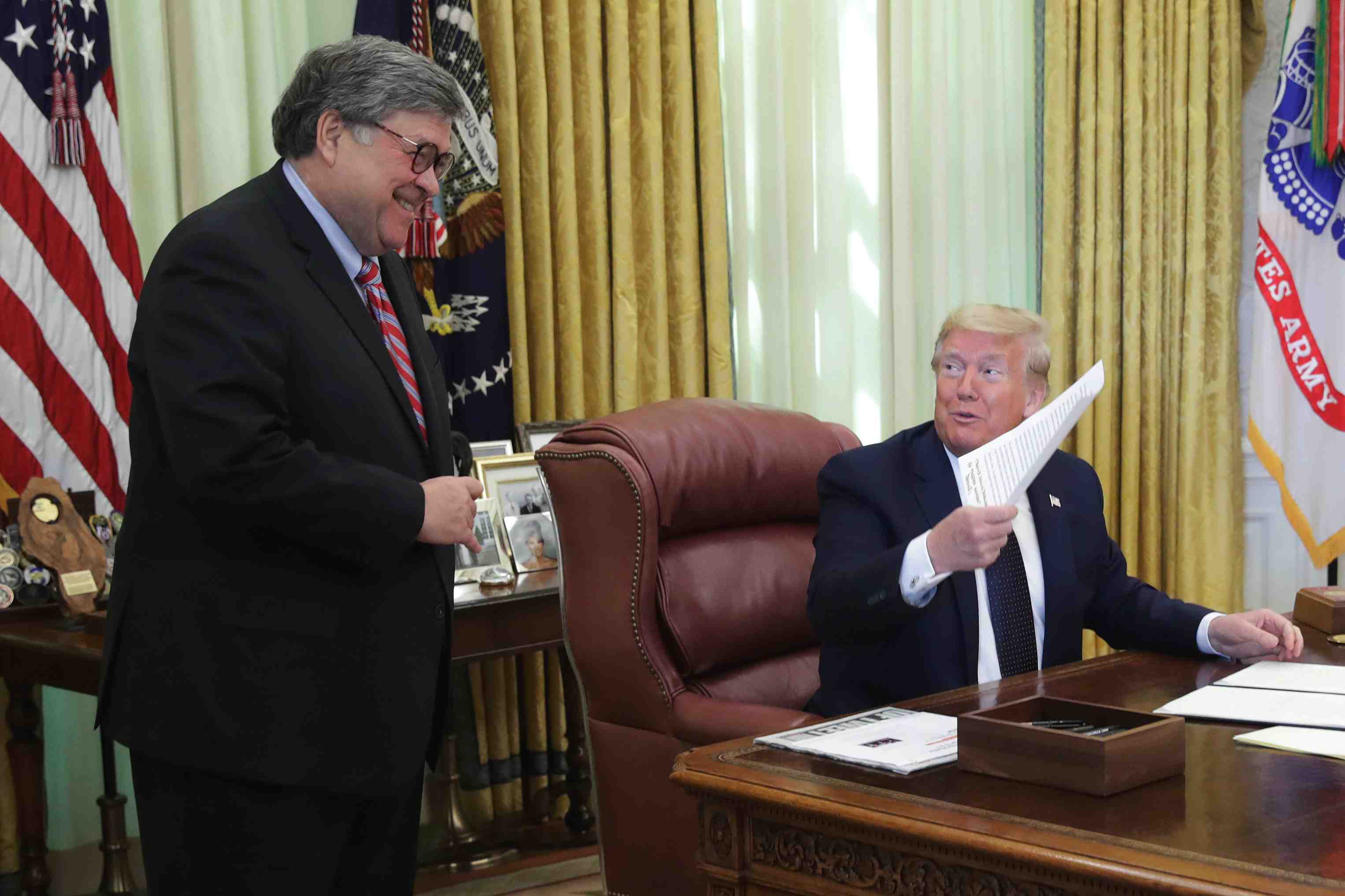 Trump signe son decret contre les reseaux sociaux, qu'il accuse de "pratiques professionnelles deloyales"