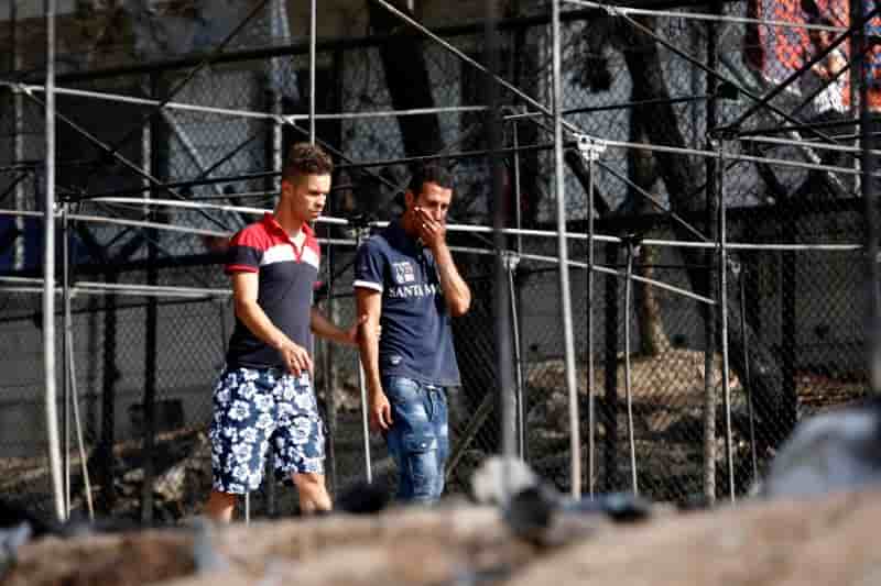 Incendie dans un camp de refugies en grece