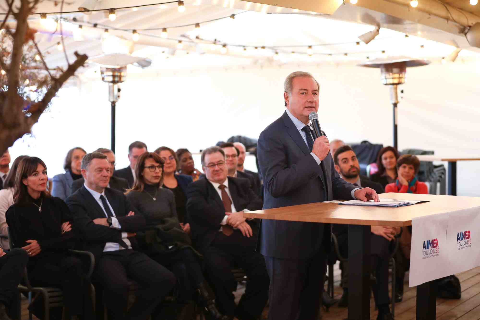 Le maire sortant de Toulouse a dévoilé ses coéquipiers pour les élections municipales de mars 2020.