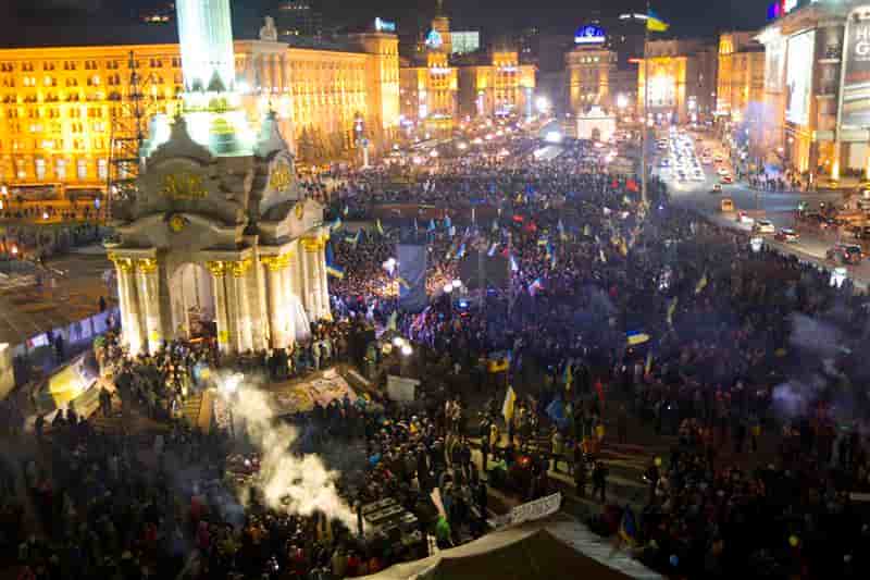 Manifestation et contre-manifestation à Kiev sur l'Europe