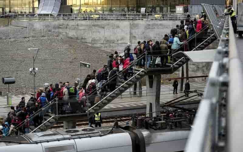 Entre 60.000 et 80.000 migrants pourraient etre expulses de suede