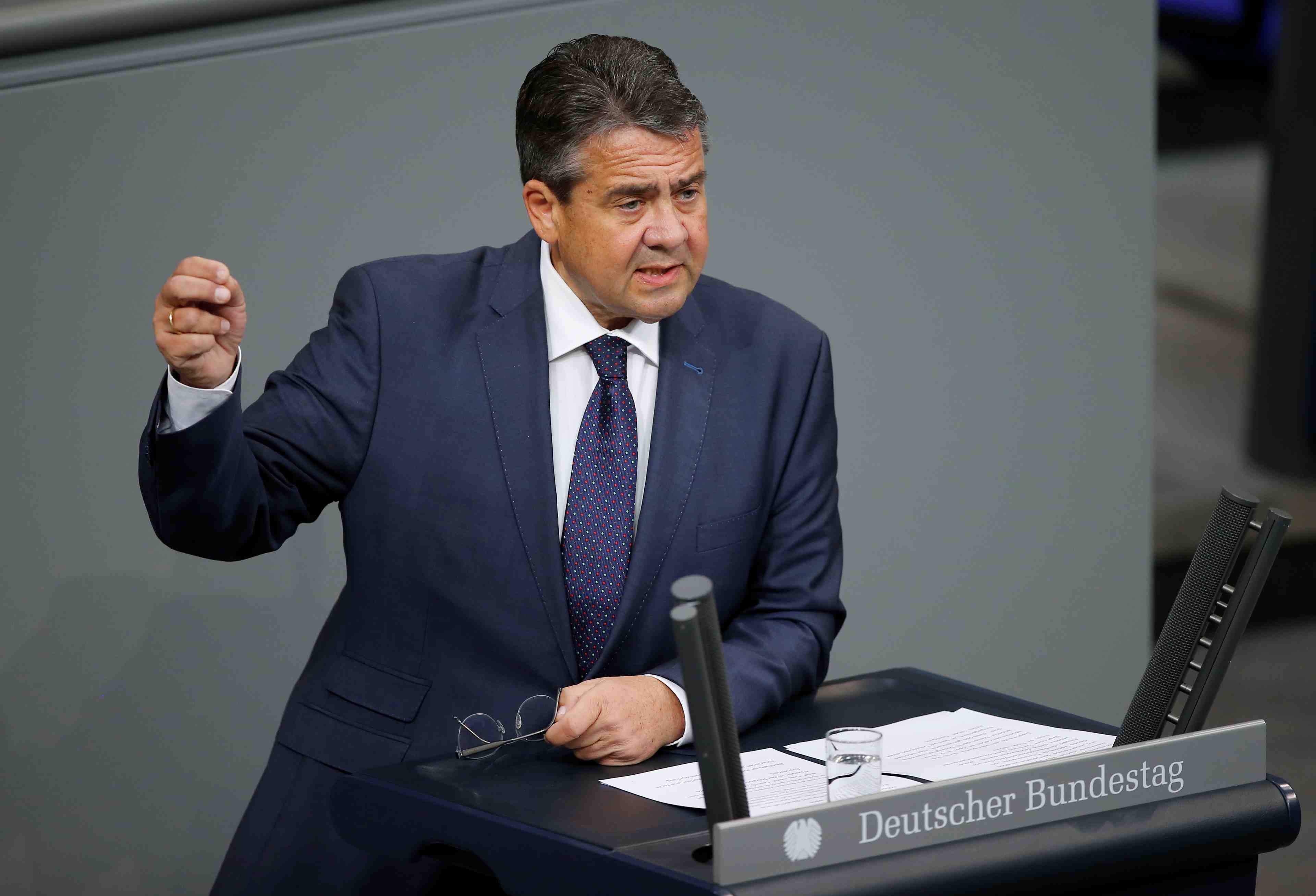 Le spd ne se precipitera dans une nouvelle "grande coalition", previent gabriel