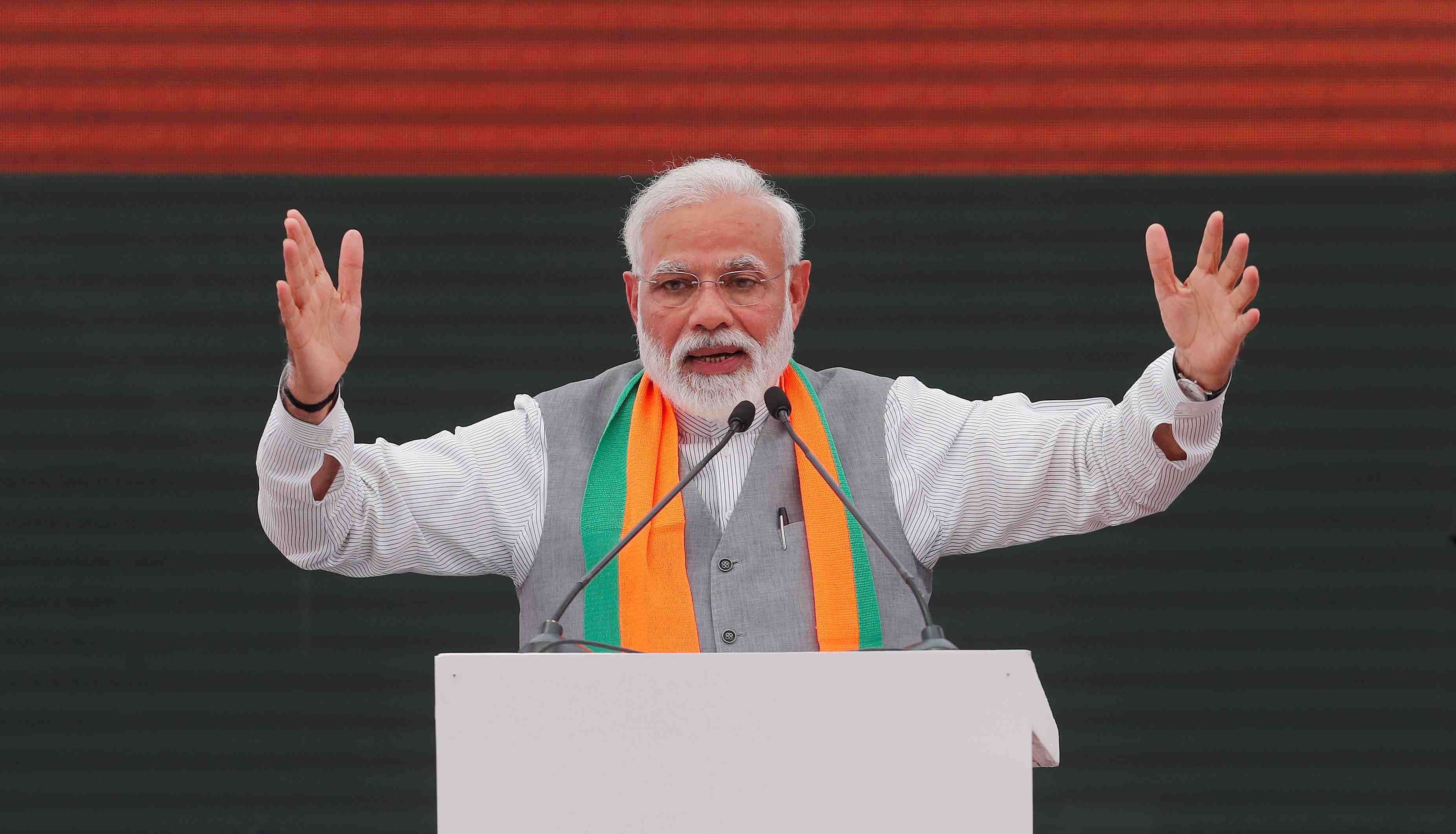 Inde: le bjp et ses allies au bord de la majorite absolue