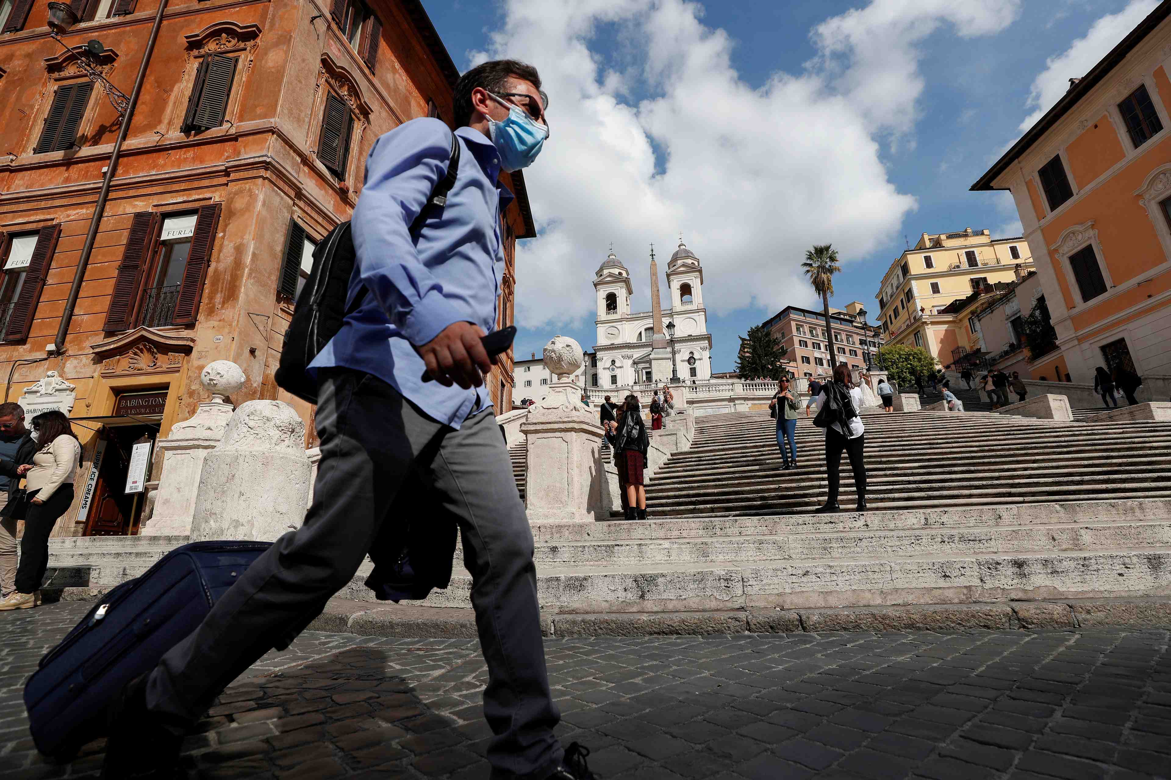 Coronavirus: pres de 2.500 nouveaux cas en italie