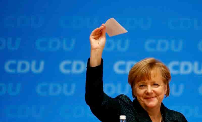 Angela Merkel aisément reconduite à la tête de la CDU