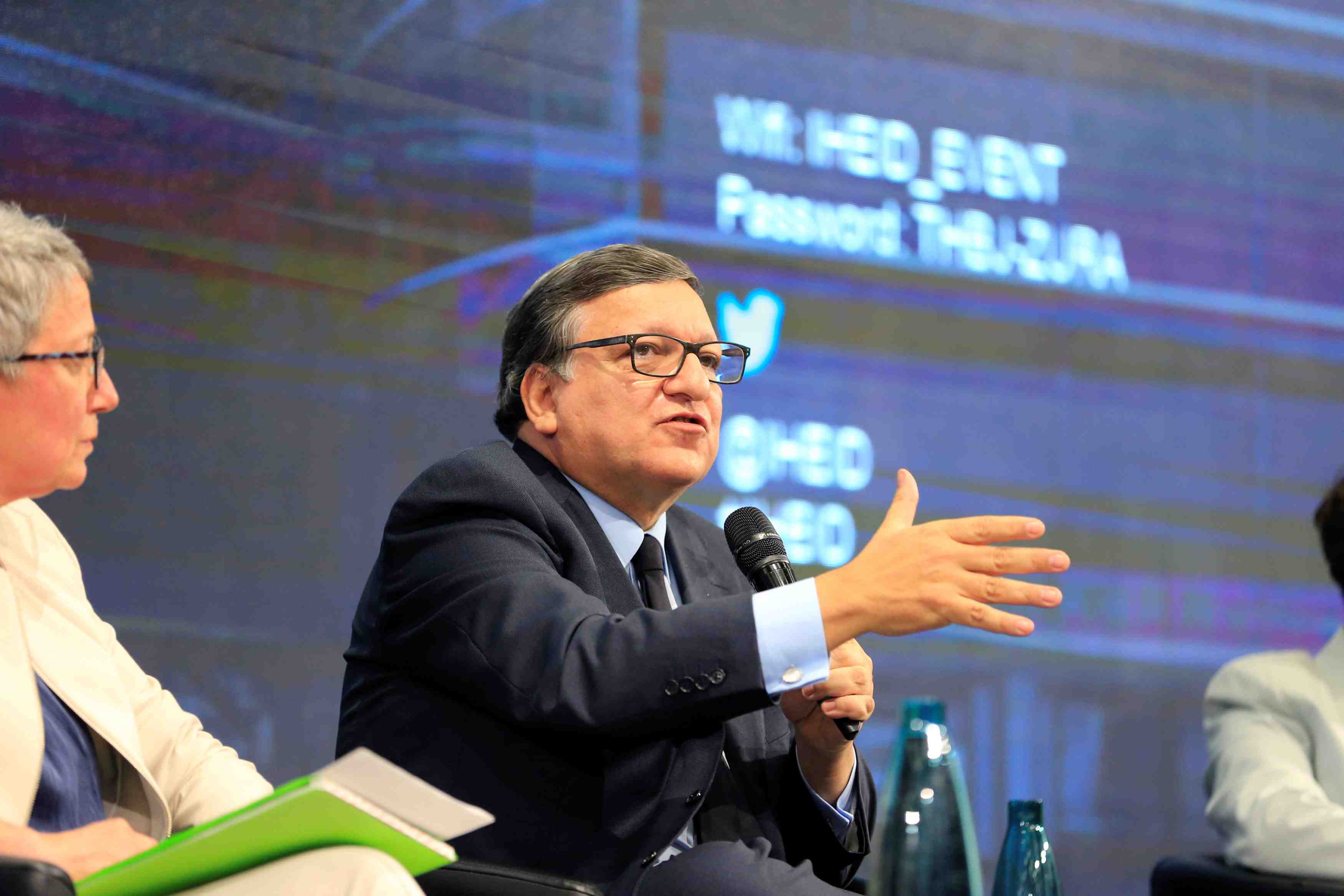 Barroso chez goldman sachs: aucune regle violee selon l'ue