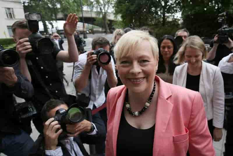 Angela eagle ne brigue plus la tete du labour