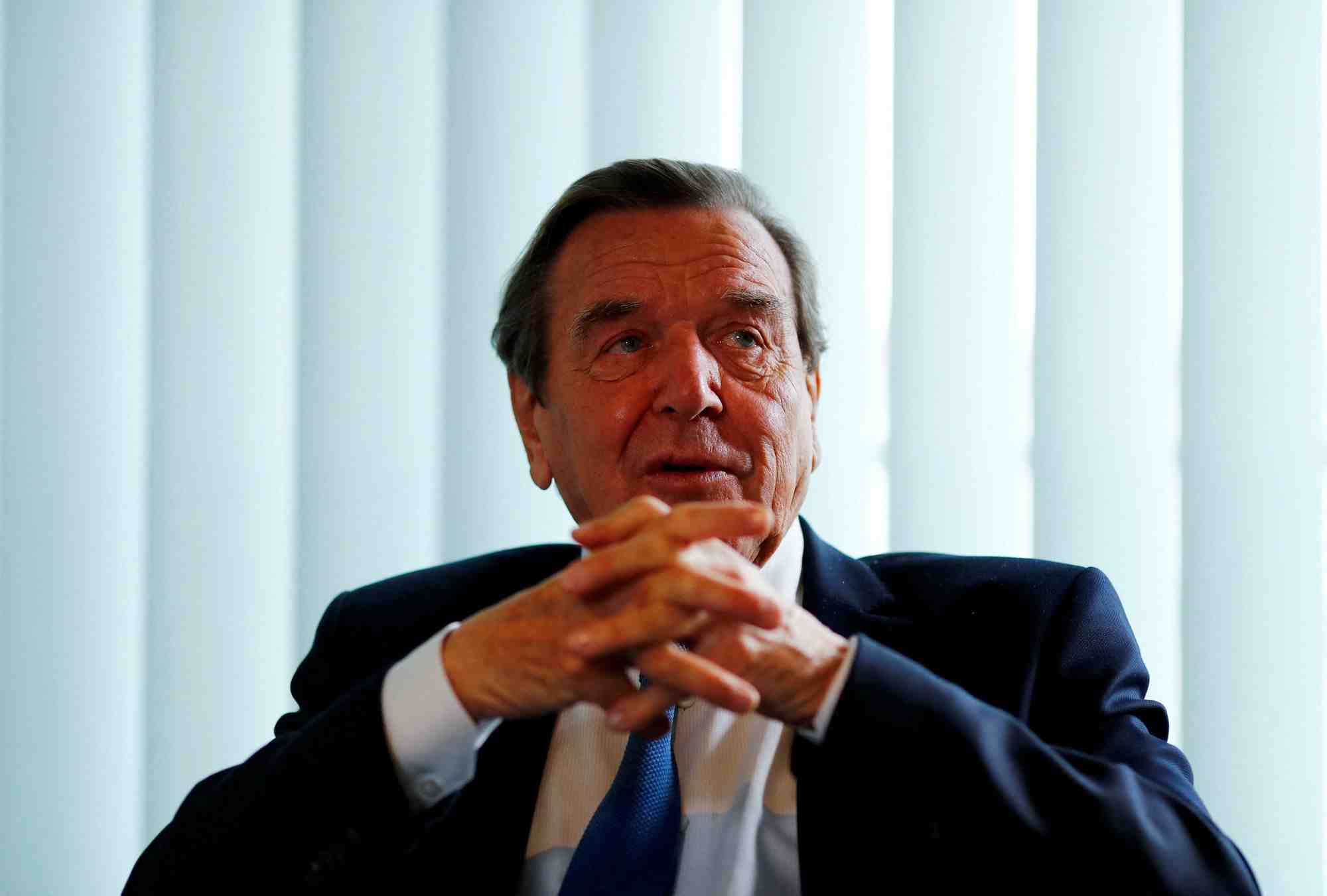 Allemagne: l'ex-chancelier gerhard schroder quitte le conseil d'administration de rosneft