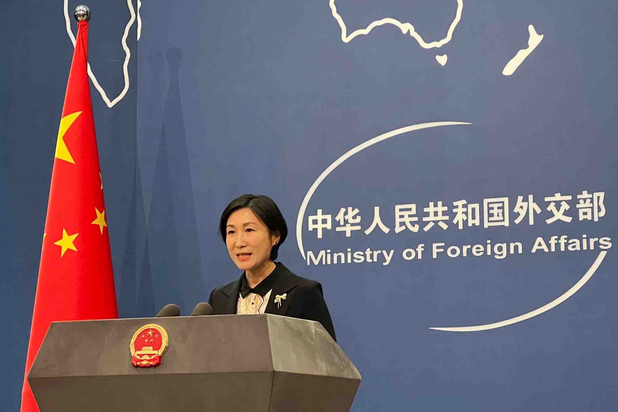 Ce matin, la porte-parole du ministère chinois des Affaires étrangères a exhorté l'UE à « collaborer avec la Chine ».