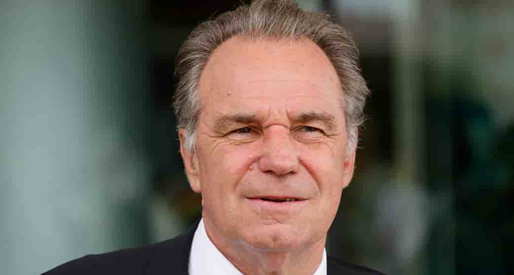 Renaud Muselier, président de la région Provence-Alpes-Côte d'Azur, s'insurge contre le projet de réforme de la loi PLM, qui doit être présentée à l'Assemblée lundi 7 avril 2025.