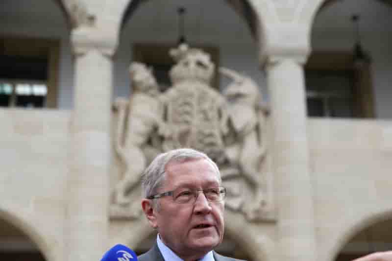 Le mes incite athenes a se preparer a emprunter sur les marches