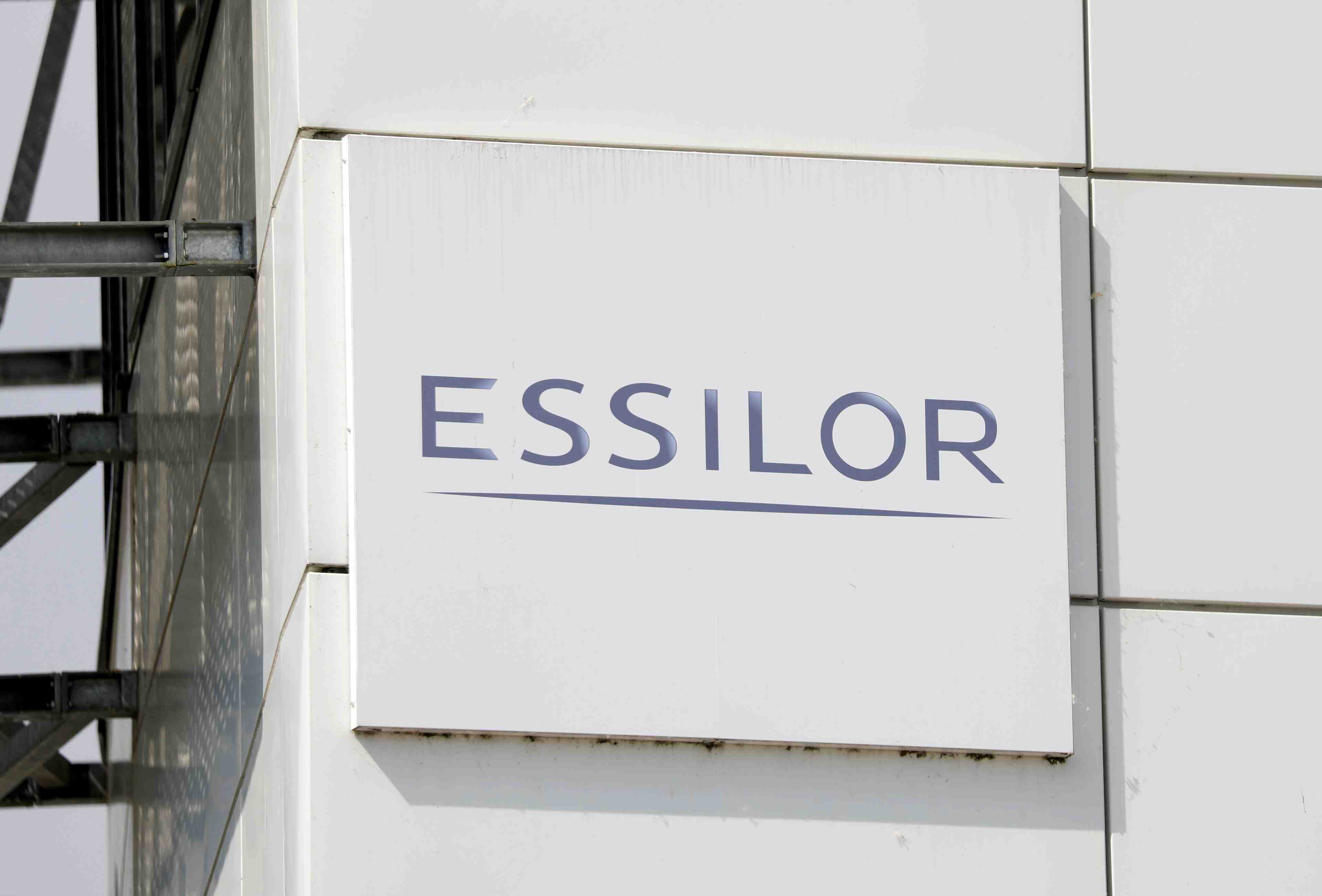 Essilorluxottica emet pour 3 milliards d'euros d'obligations
