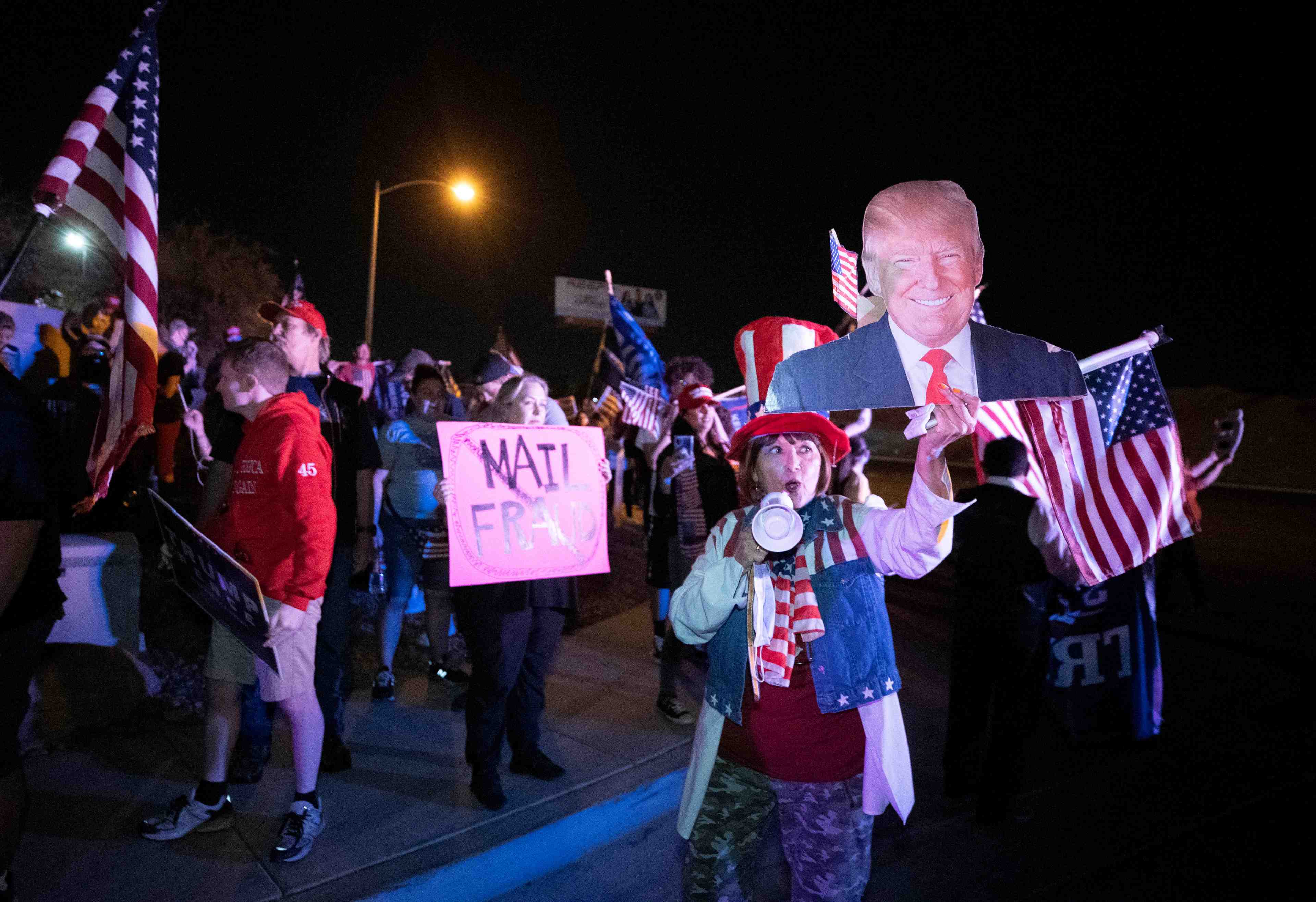 Les manifestations se multiplient alors que le depouillement se poursuit