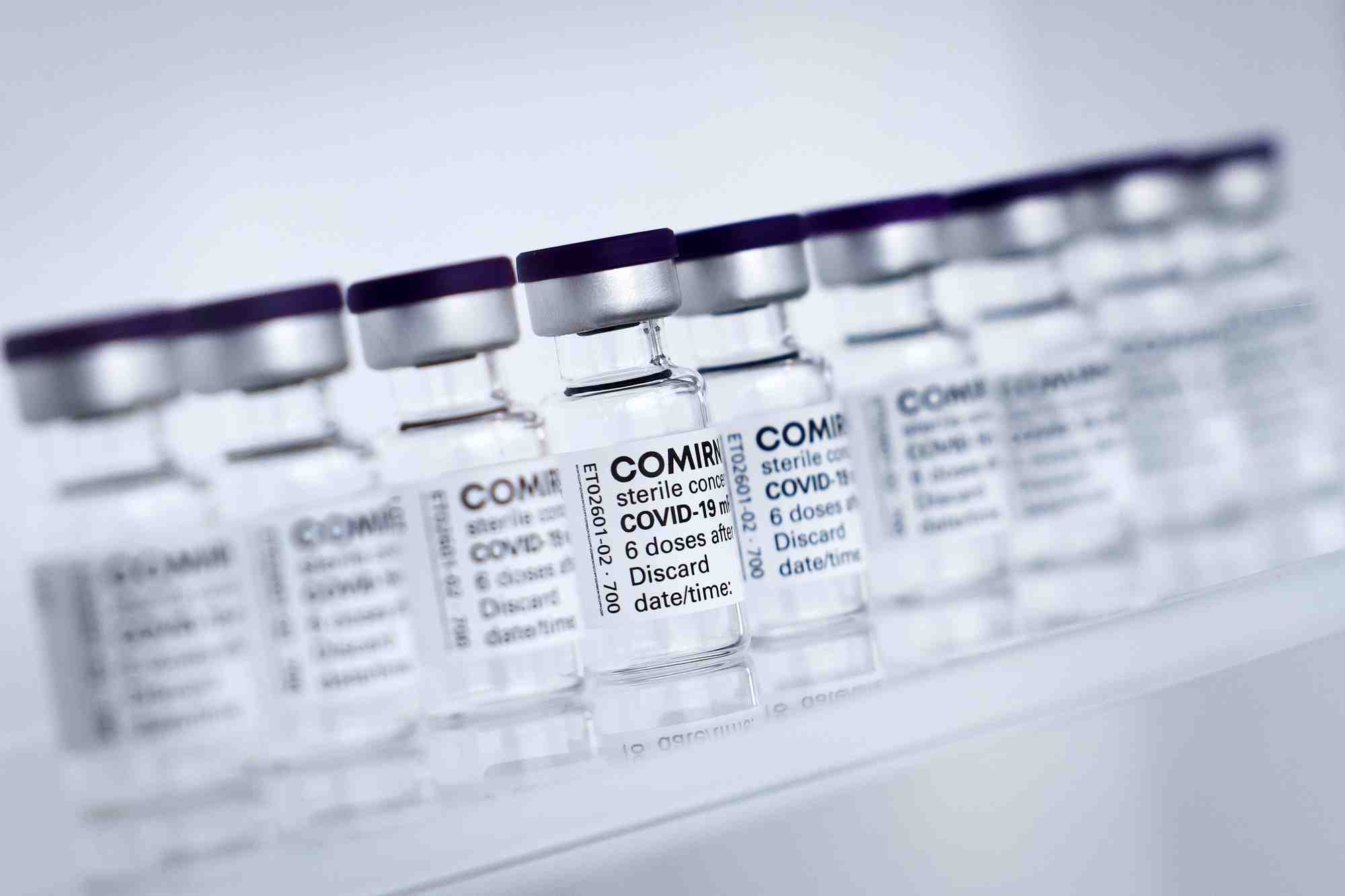 Pfizer et biontech deposent une demande dans l'ue pour leur vaccin chez les adolescents