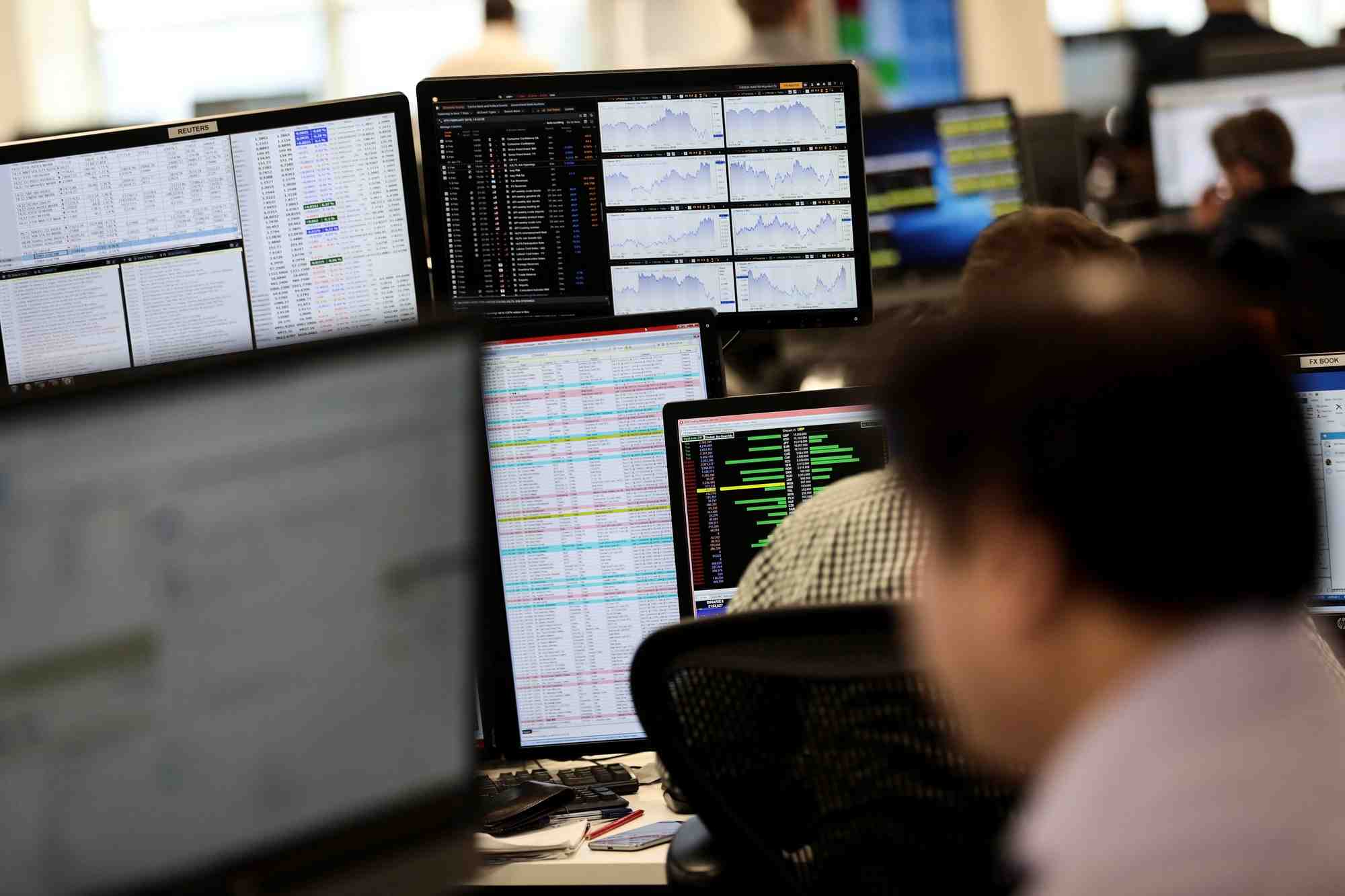 Les bourses europeennes dans le rouge a mi-seance