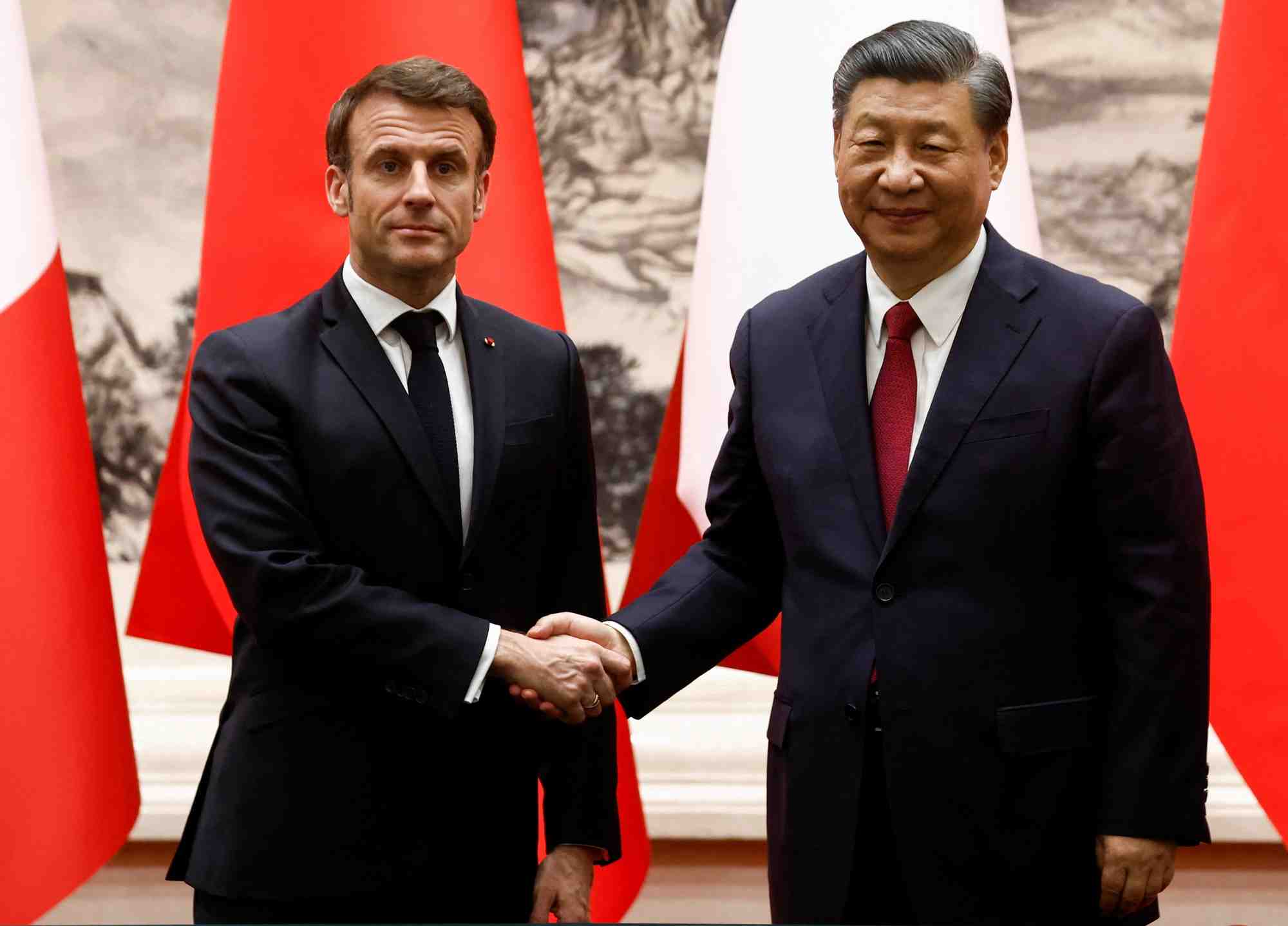 Emmanuel macron avec xi jinping lors de sa visite d'etat en chine