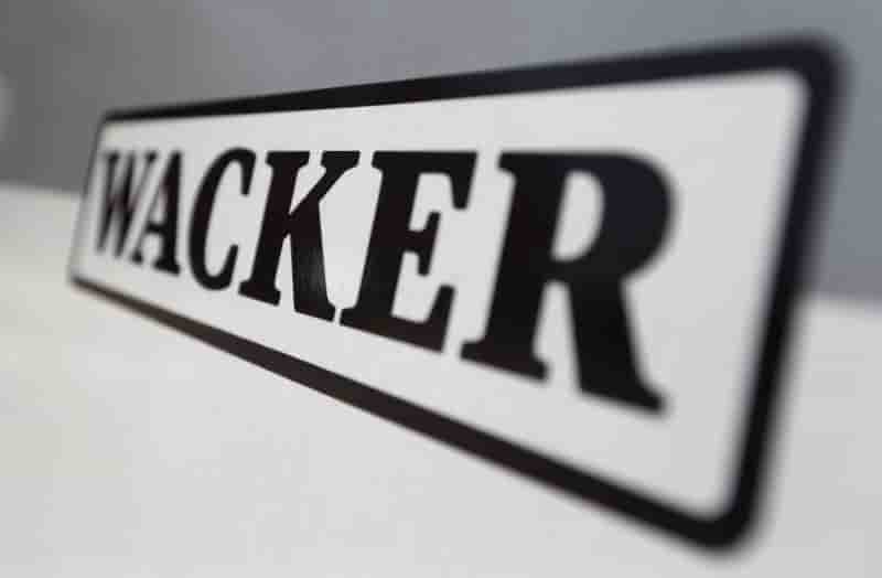 Wacker chemie voit son benefice stagner
