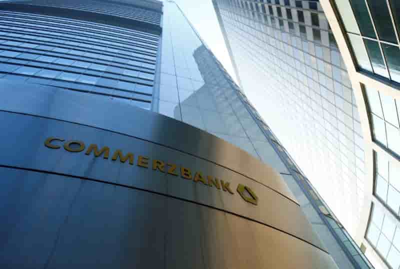 Commerzbank suspend ses publicites sur facebook apres le scandale