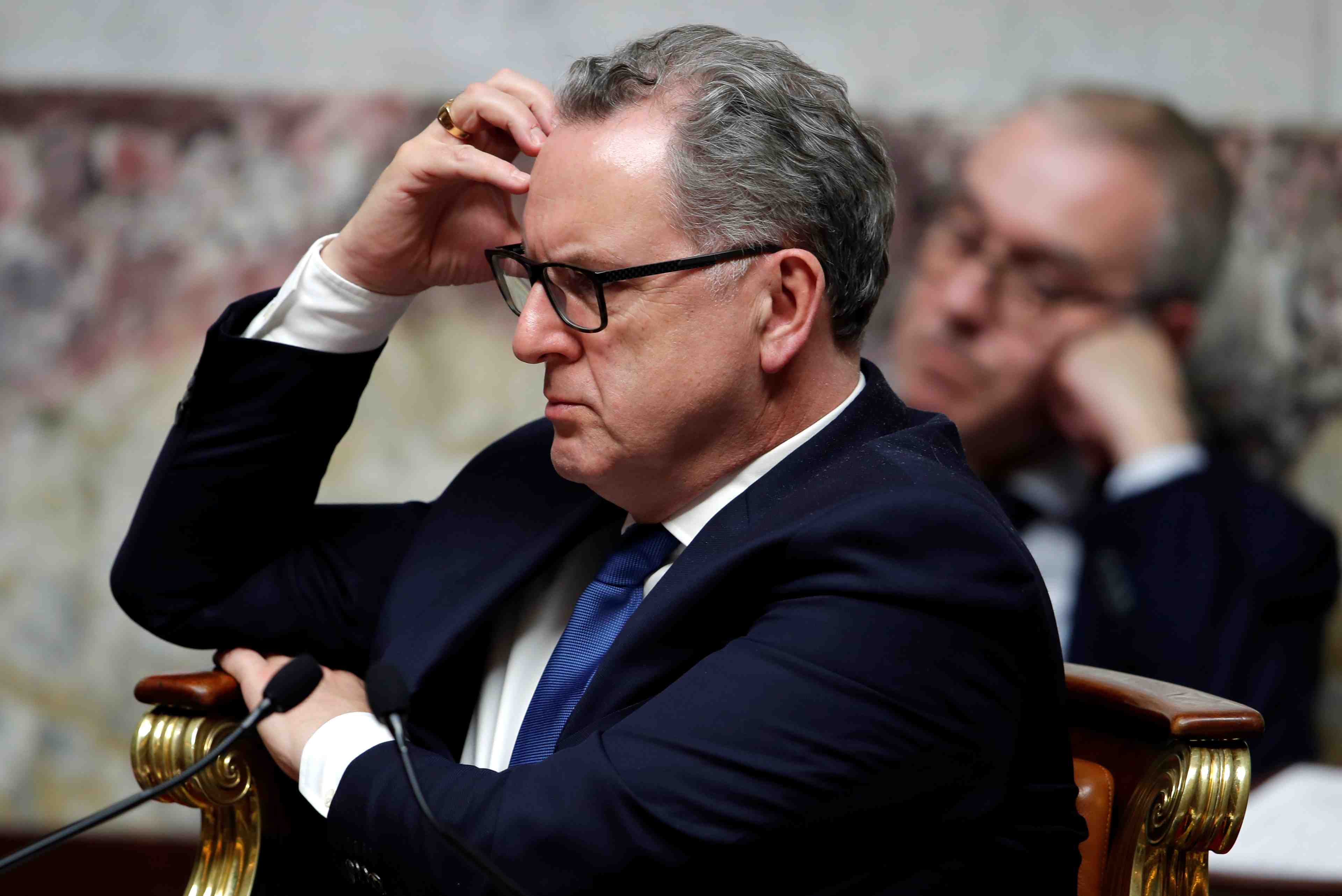 Ferrand contre un referendum avec les europeennes