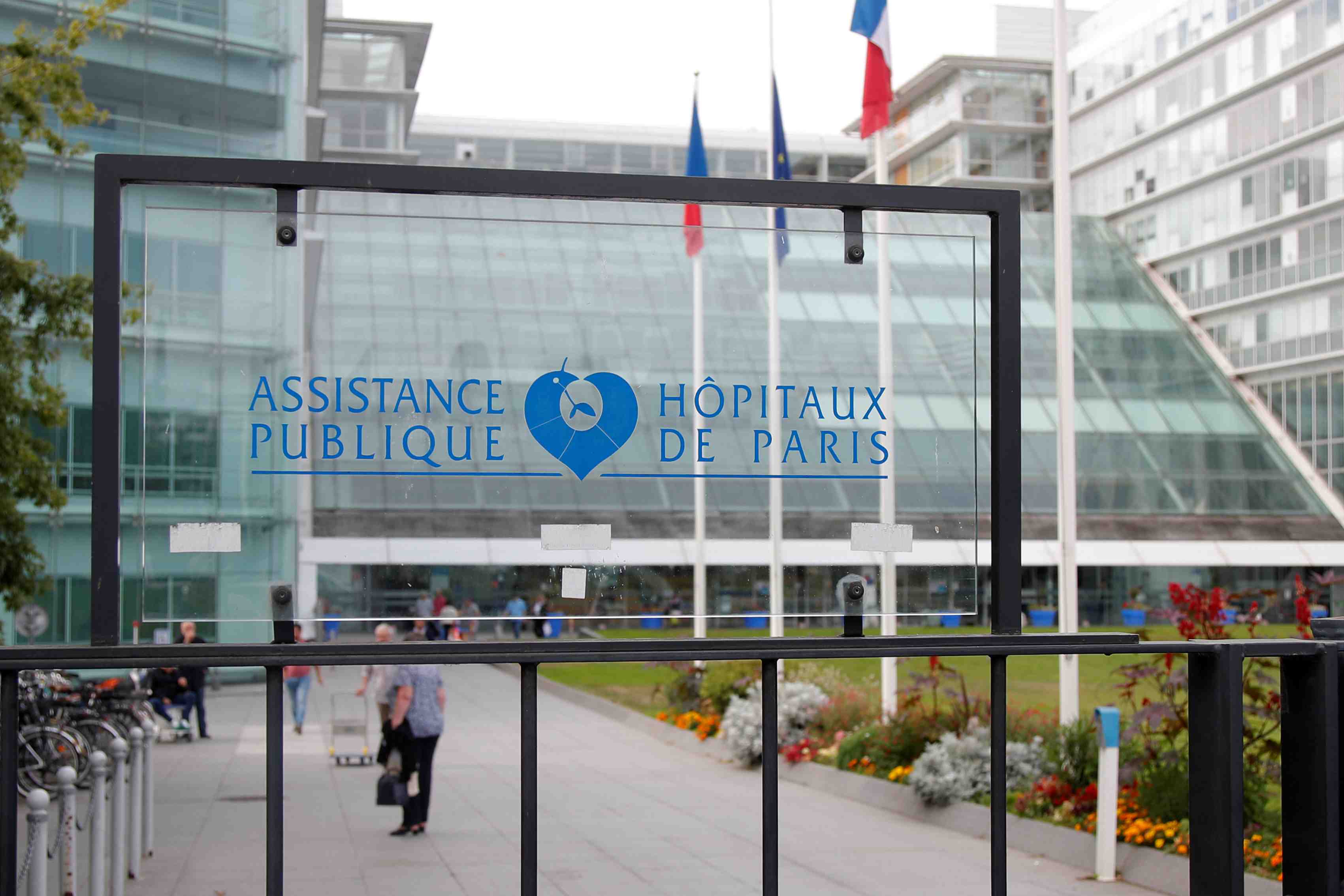 France: des medecins de l'ap-hp se preparent a faire un tri des patients