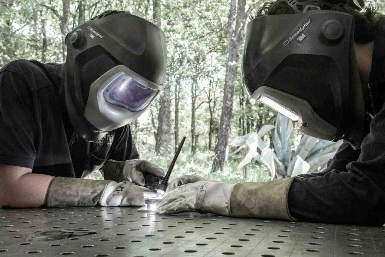 Leloutre Industries