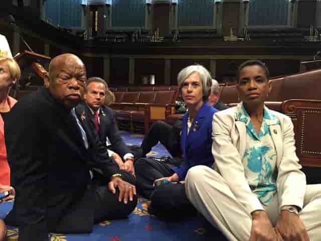 Manifestation a washington d'elus democrates contre les armes