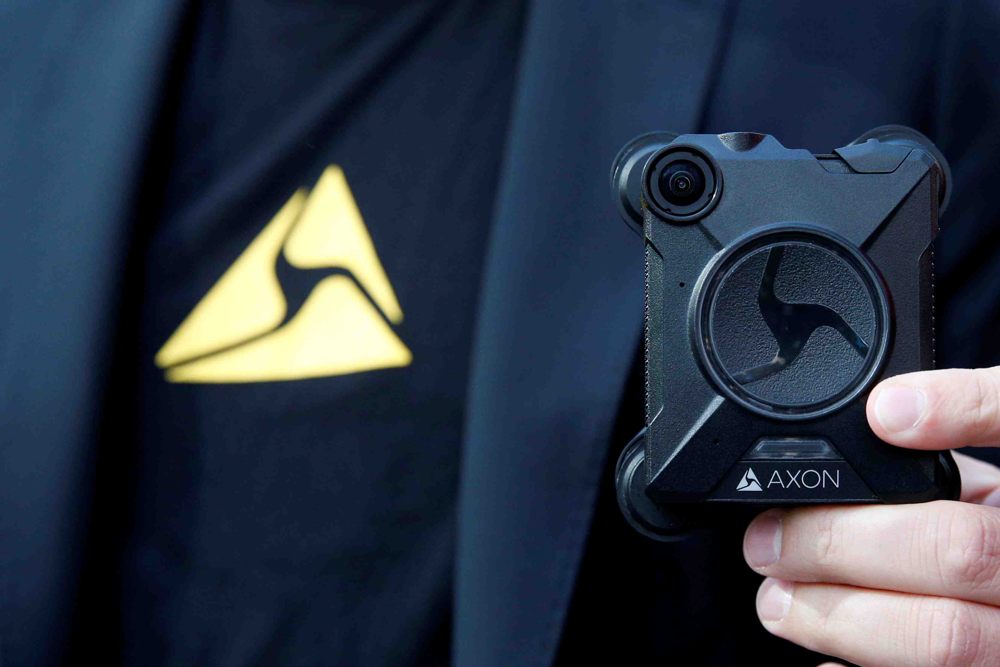 Taser international devient axon