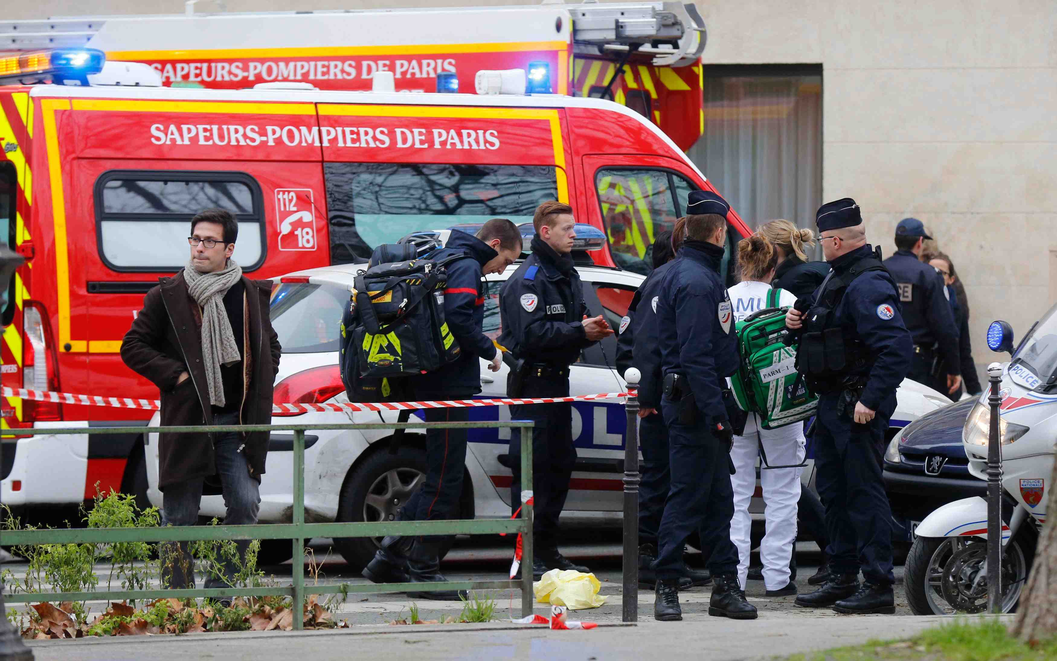 Attentat contre charlie hebdo a paris, 12 morts